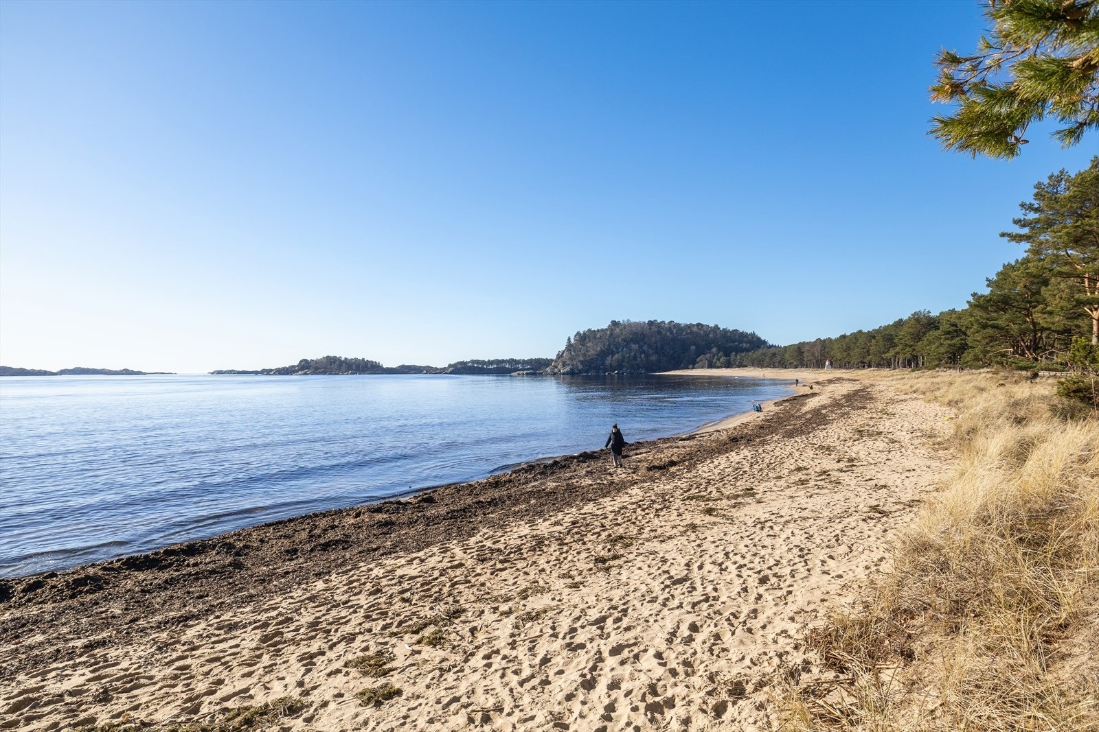 Sandstrand like nedenfor eiendommen | "Sjøsanden" Galleribilde