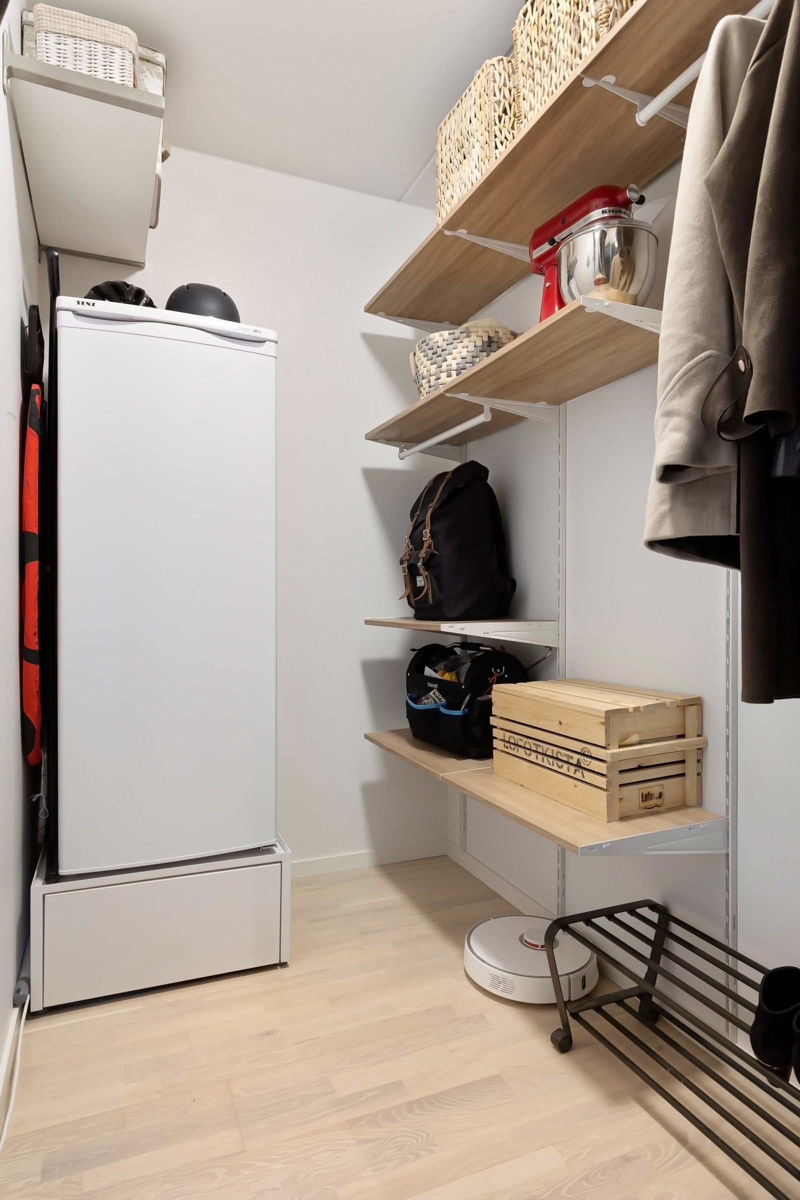 Svært praktisk innvendig bod med mange bruksmuligheter. Galleribilde