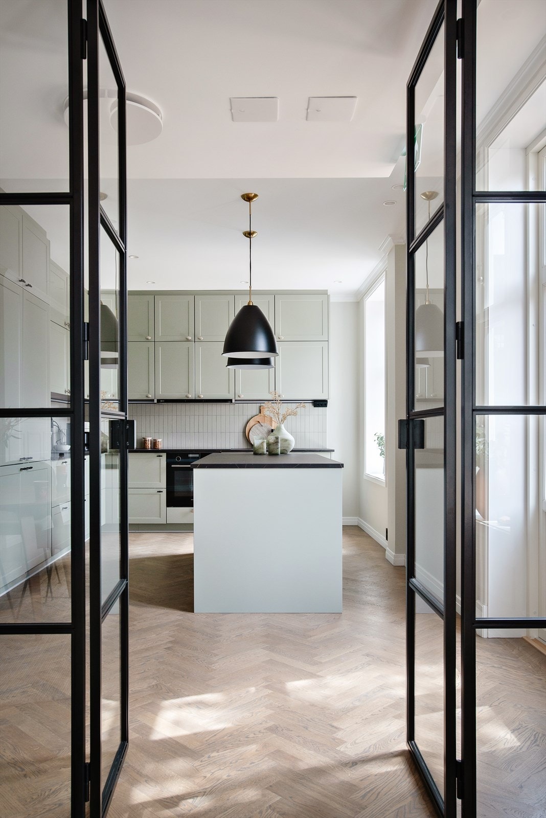 Lekre smijernsdører - Hagevillaen kombinerer klassiske og moderne uttrykk Galleribilde