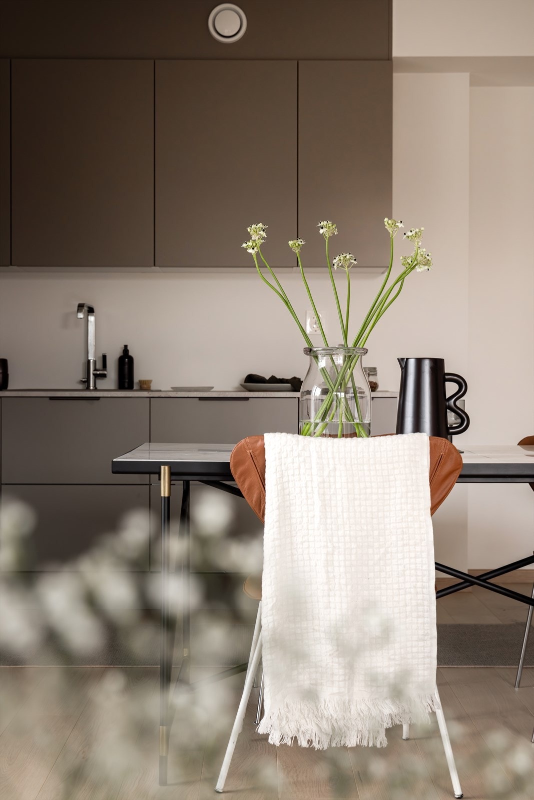 De integrerte hvitevarene fra Siemens sikrer optimal ytelse og stil, og inkluderer induksjonstopp, komfyr med pyrolyse, oppvaskmaskin samt kjøle/- og fryseskap Galleribilde