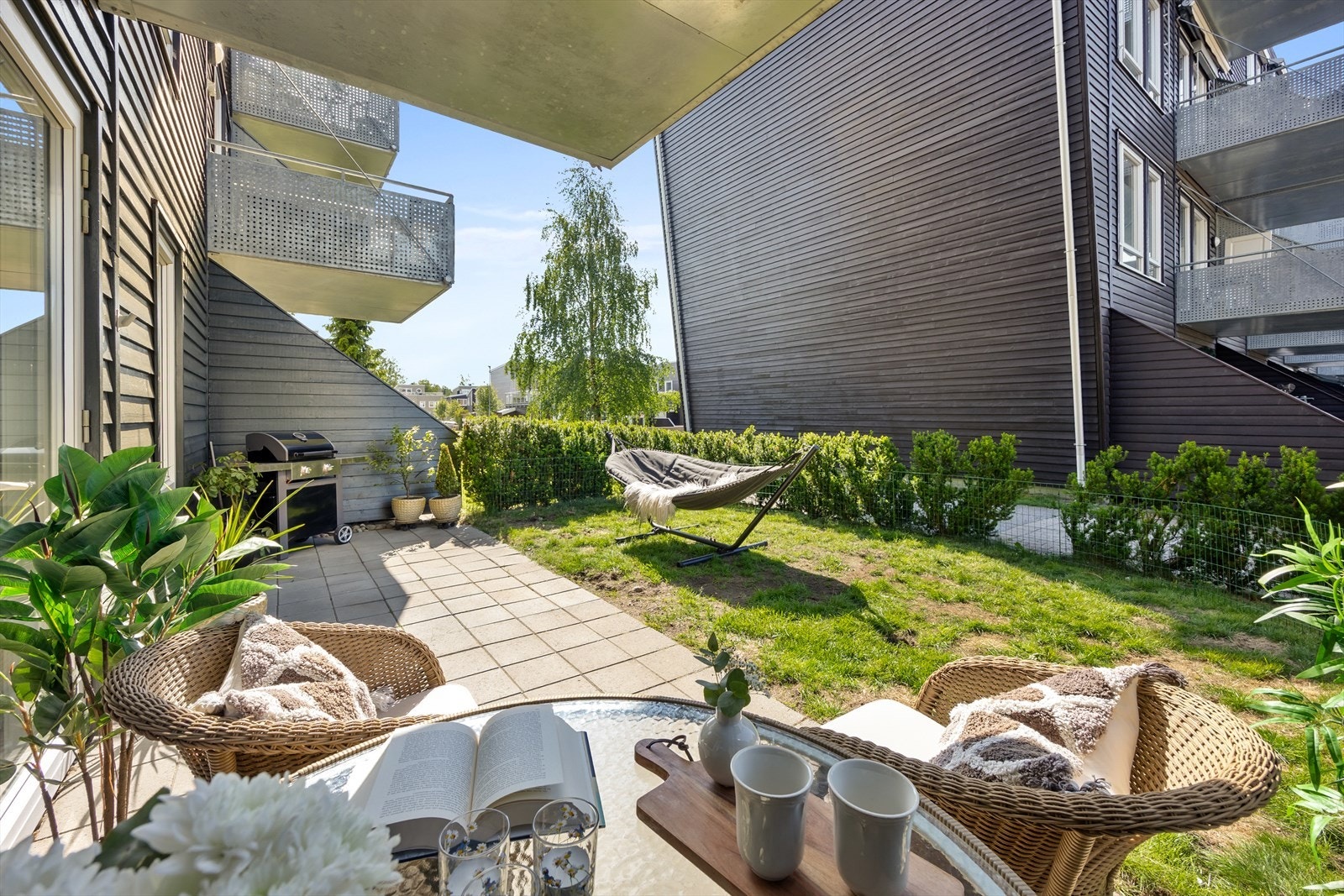 Terrassen er på ca 18 kvm. Galleribilde