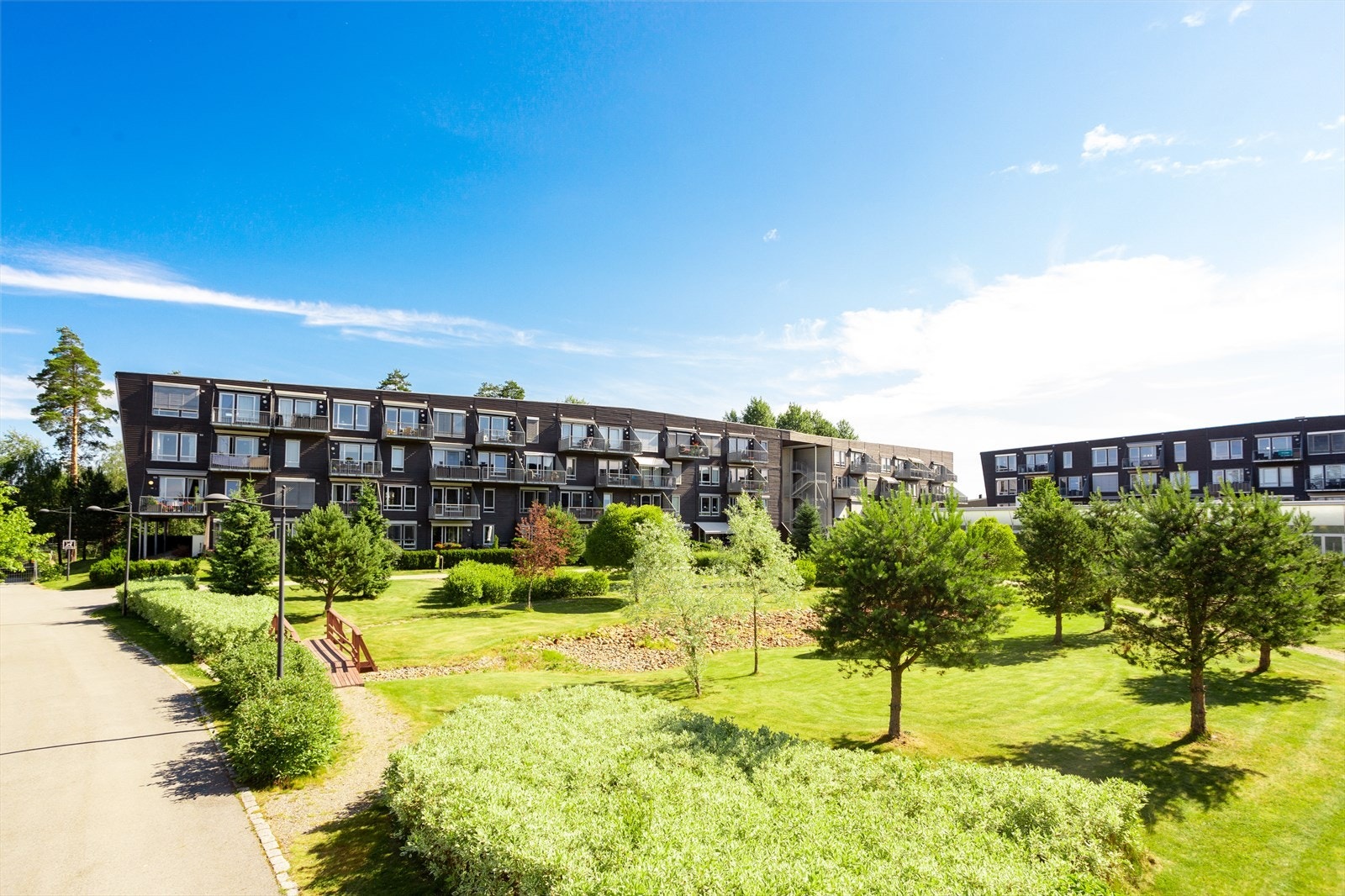 Gystadmyra borettslag består av 3 boligblokker samt felleshuset, og ligger fint til på Jessheim. Galleribilde