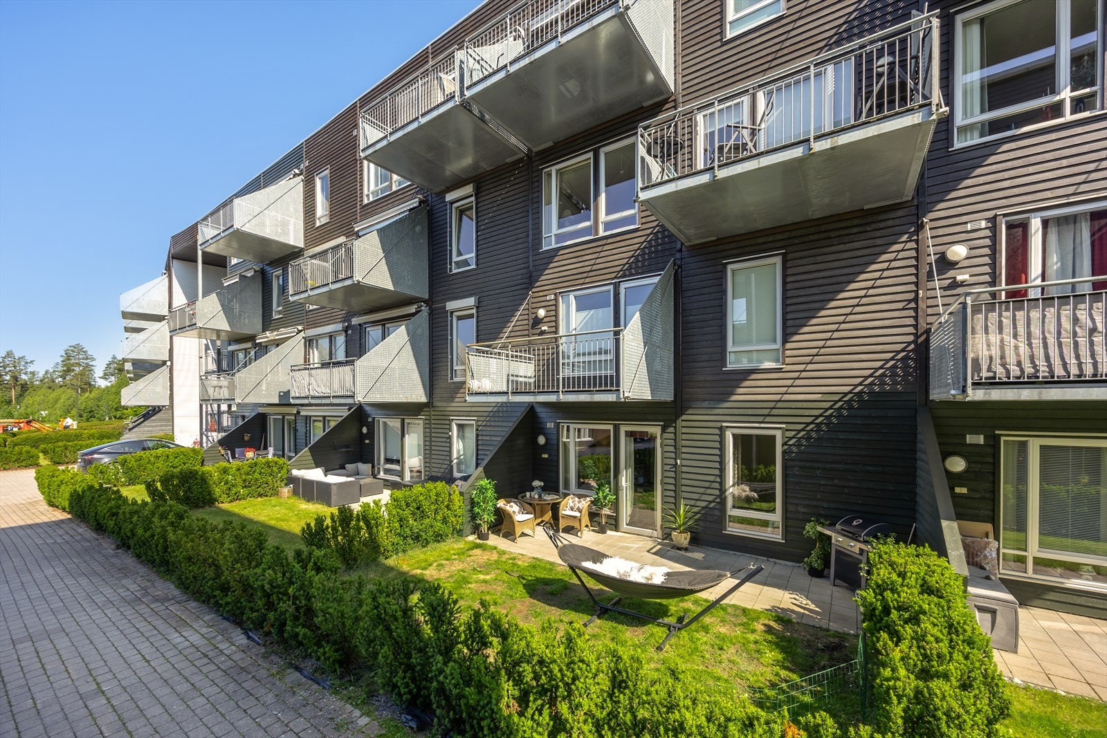 Velkommen til Kanalvegen 35! En lys og pen 3-roms leilighet i 1. etasje. Galleribilde