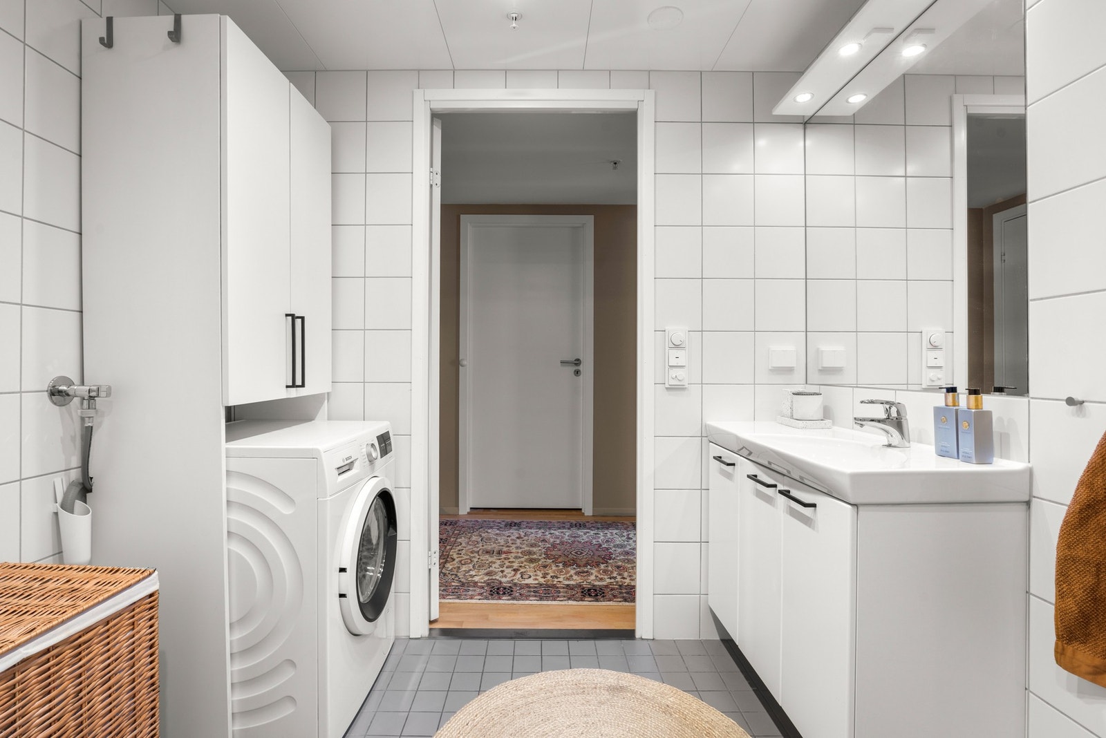 Skap over vaskemaskin kan medfølge hvis ønskelig. Galleribilde