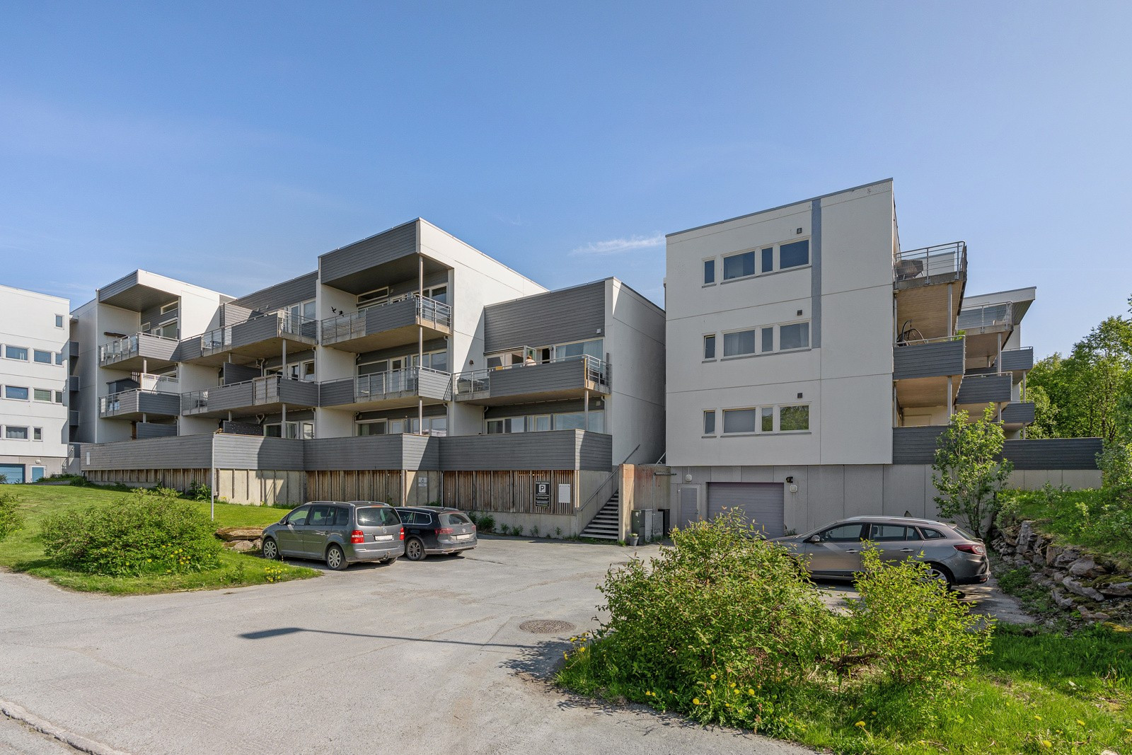 Borettslaget framstår veldrevet og populært. Moderne bygg fra 2006 med heis.