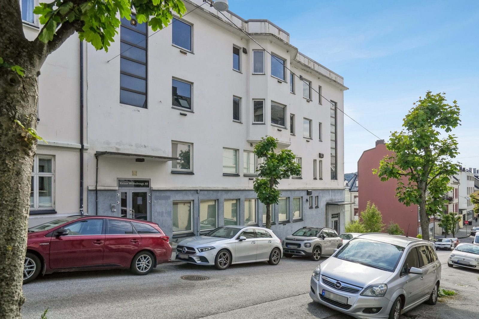 PrivatMegleren presenterer en meget flott 3-roms selveierleilighet sentralt beliggende i sentrum. Galleribilde