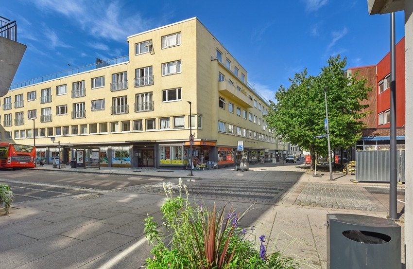 Leiligheten ligger midt i Moss sentrum, med tilgang til alle byens fasiliteter. Galleribilde