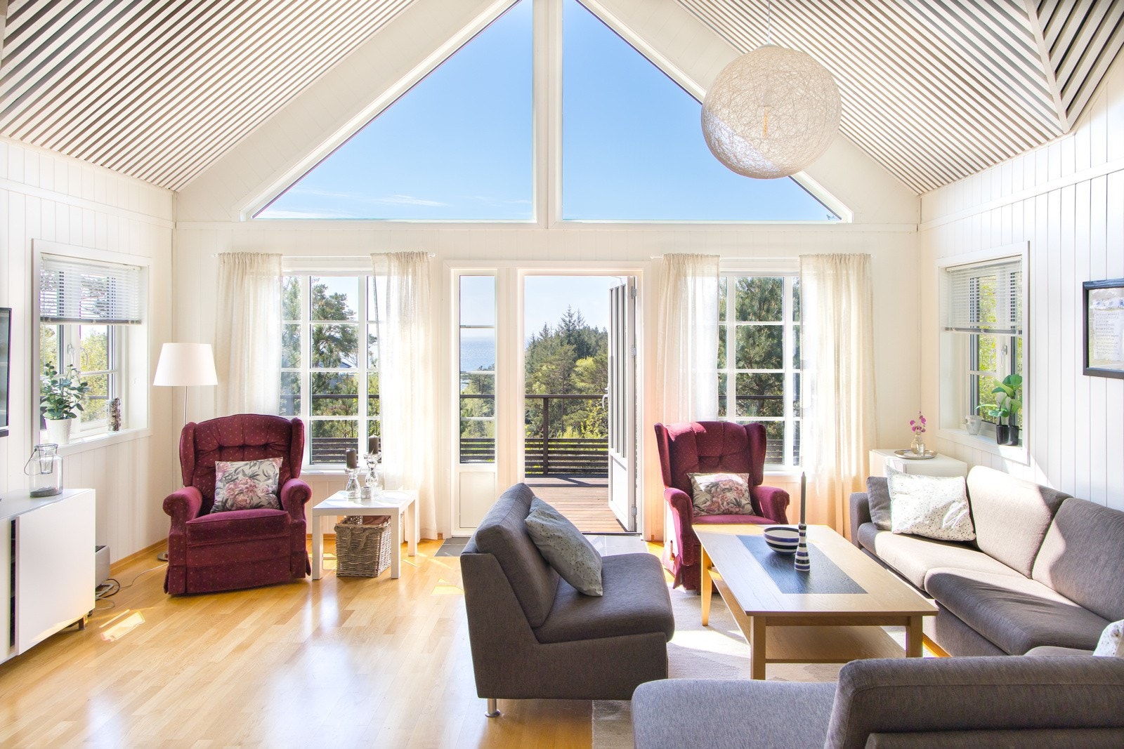 Høyt under taket - god romfølelse Galleribilde