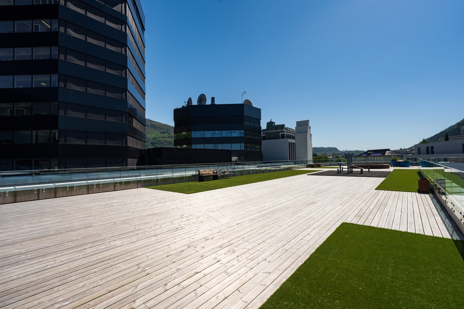 Stor solrik takterrasse Galleribilde