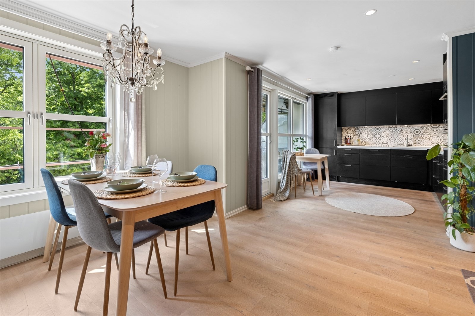 Flott og moderne 3-roms selveier med nydelig intern beliggenhet. Galleribilde