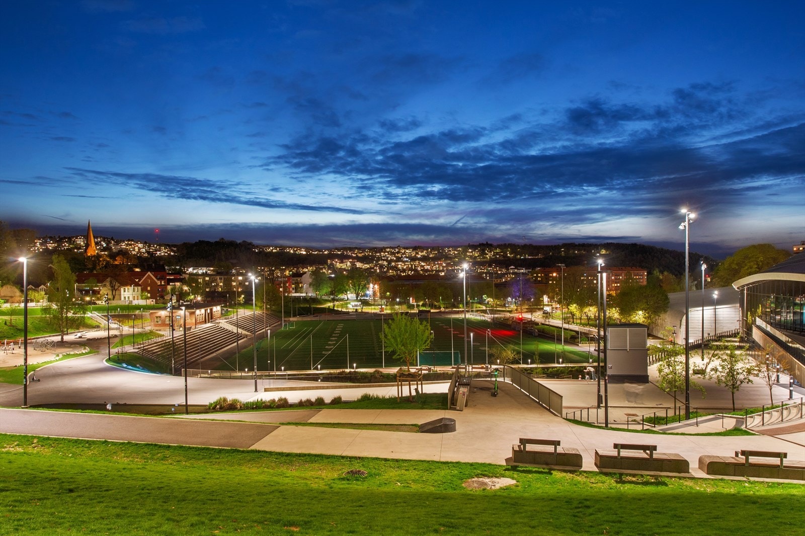 Jordal idrettspark er et vellykket prosjekt, like ved boligen. Galleribilde
