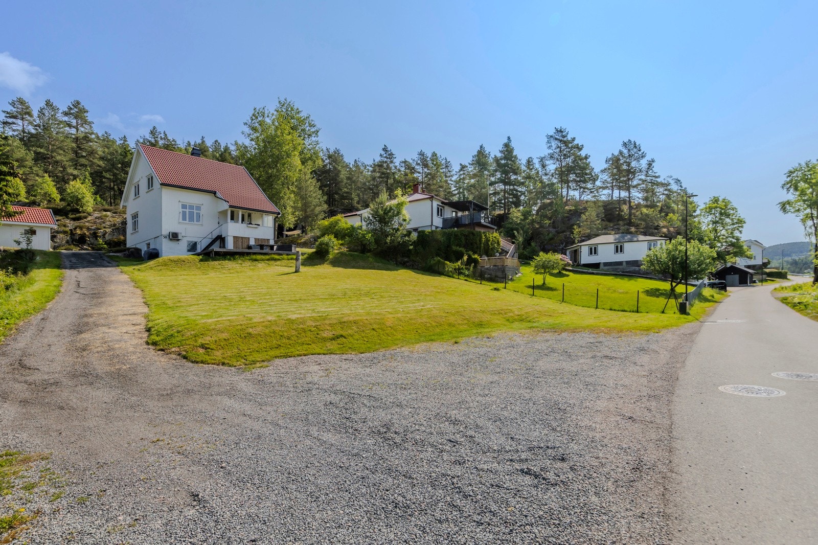 Gruslagt område for parkering Galleribilde