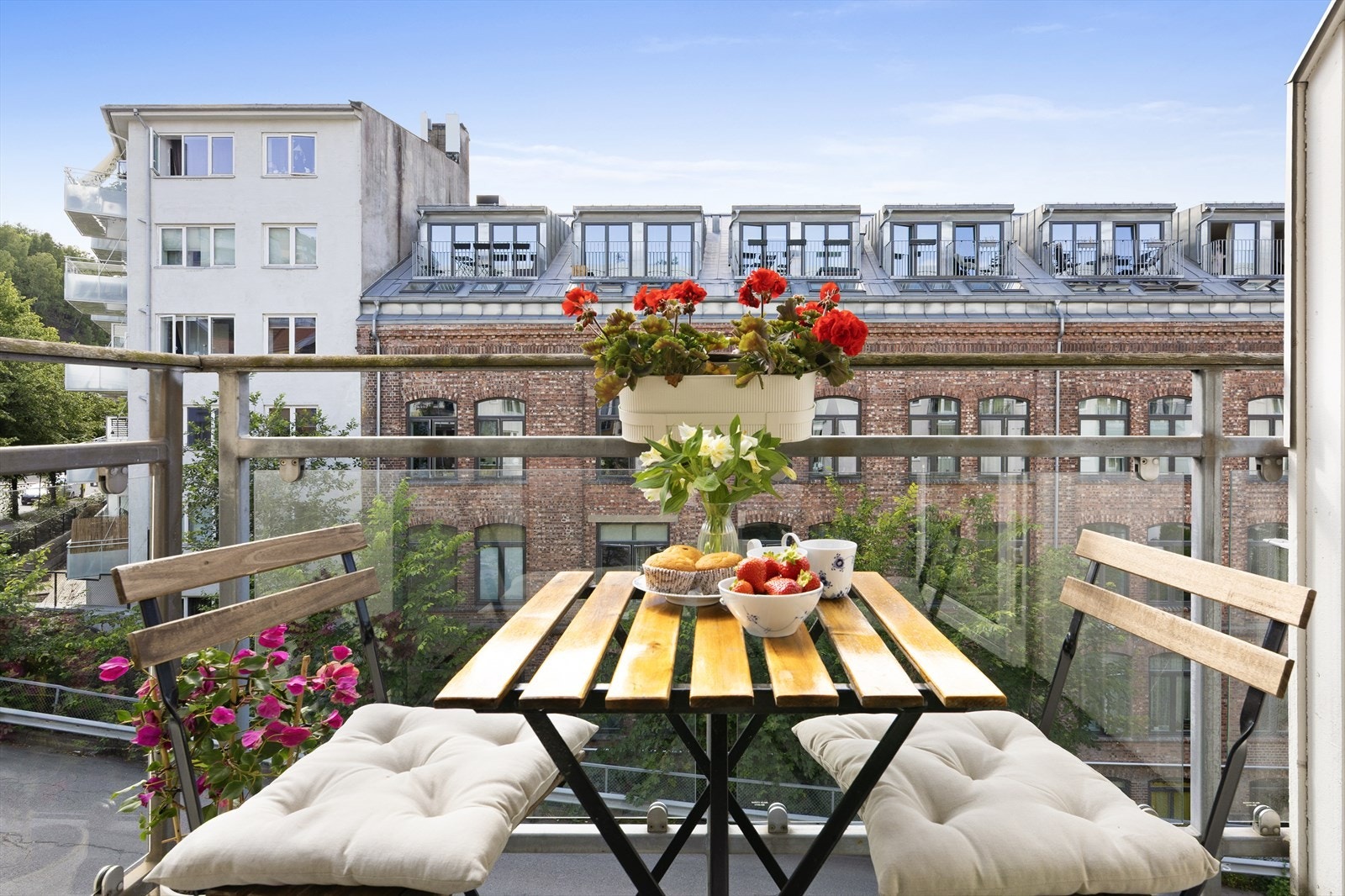 Fra stuen er det tilgang til en herlig, vestvendt balkong på 4 m². Galleribilde