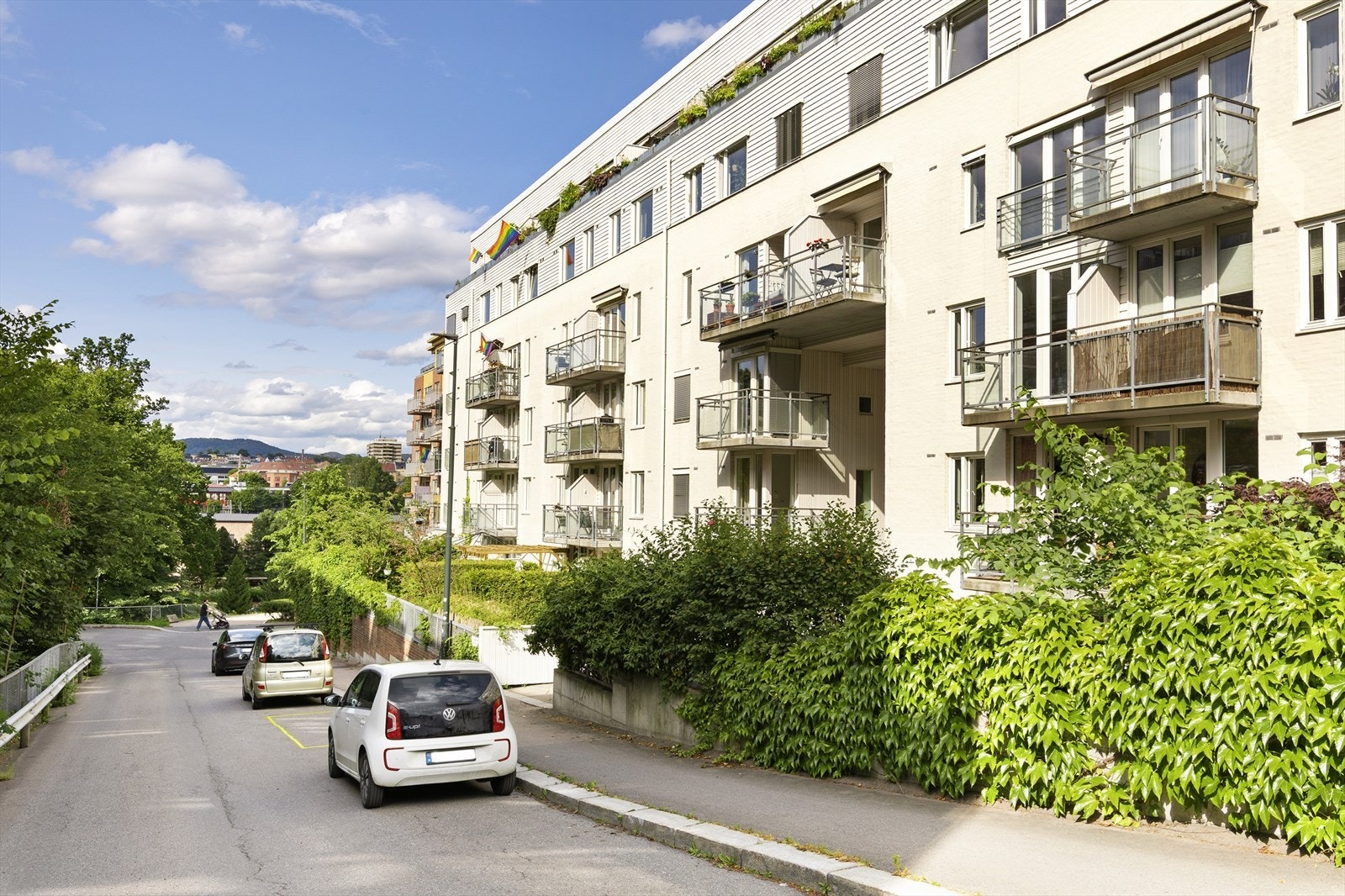 Bygget var nytt i 2002 og har moderne fasiliteter som heis og garasje. Galleribilde