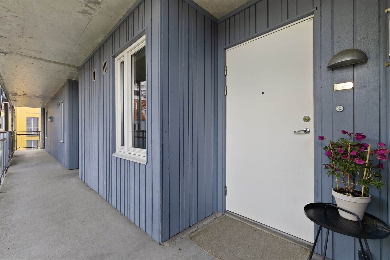 Enkel adkomst med heis og felles svalgang. Galleribilde