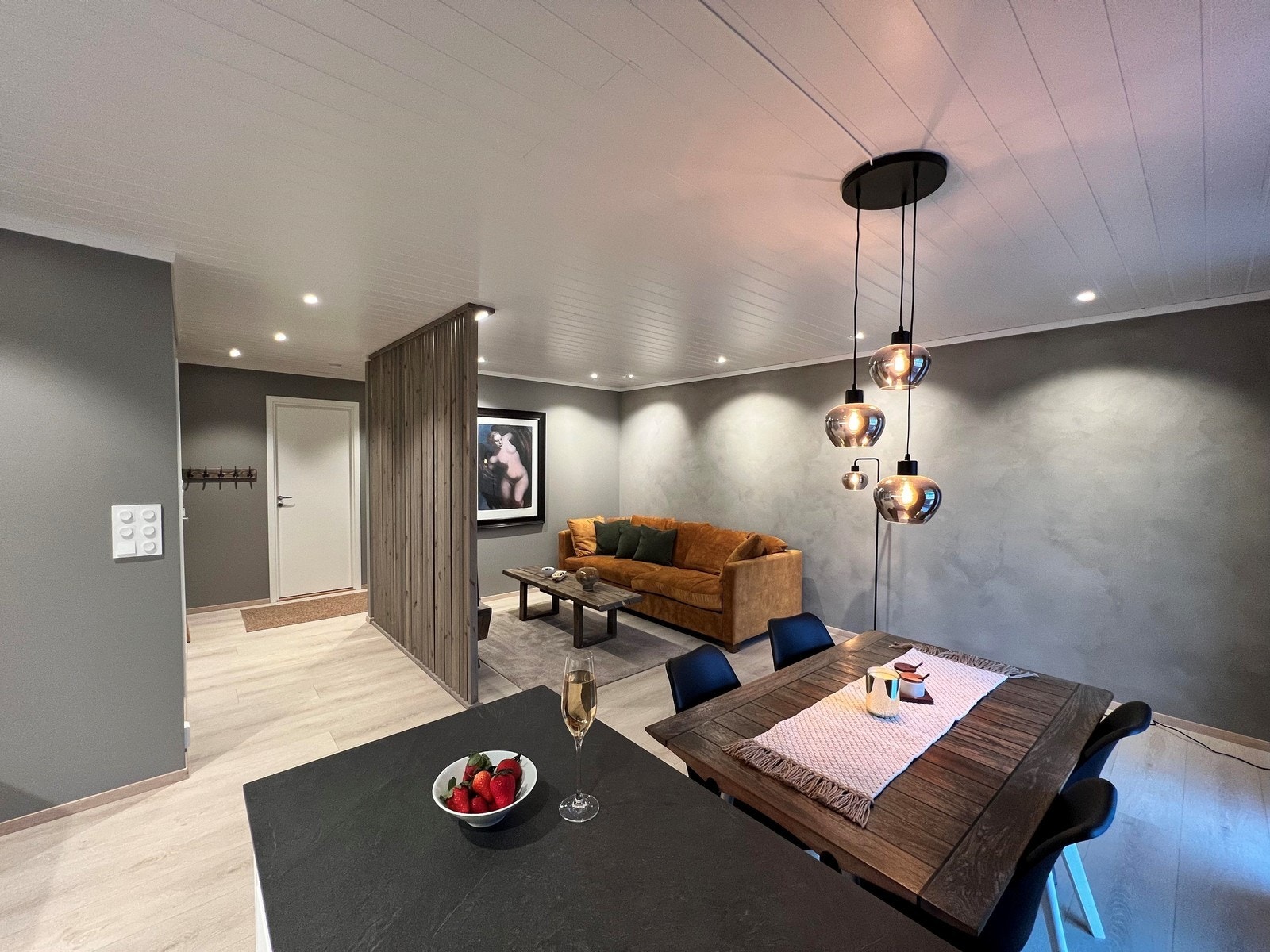 Velkommen til Skappels gate 1F - en lekker og lun leilighet i meget sentrumsnære omgivelser. Galleribilde