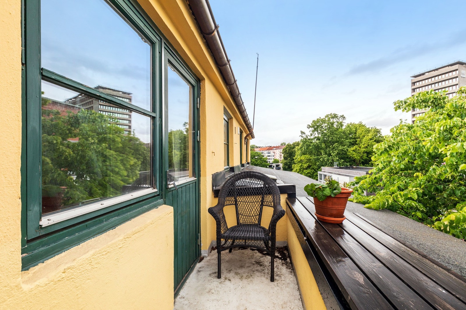 Balkong ut fra stuen. Galleribilde