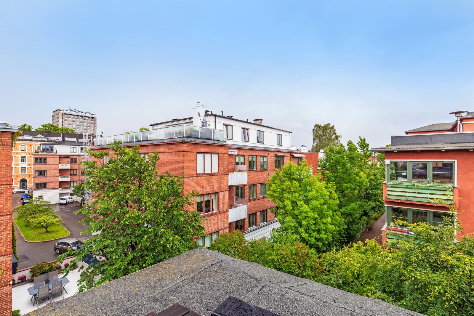 Utsyn fra balkong. Galleribilde