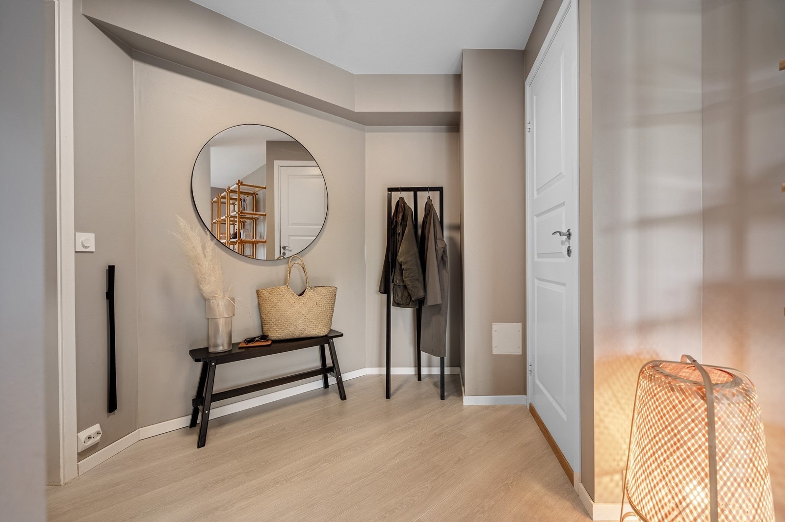 Velkommen inn til en lys og fin entrè! Galleribilde