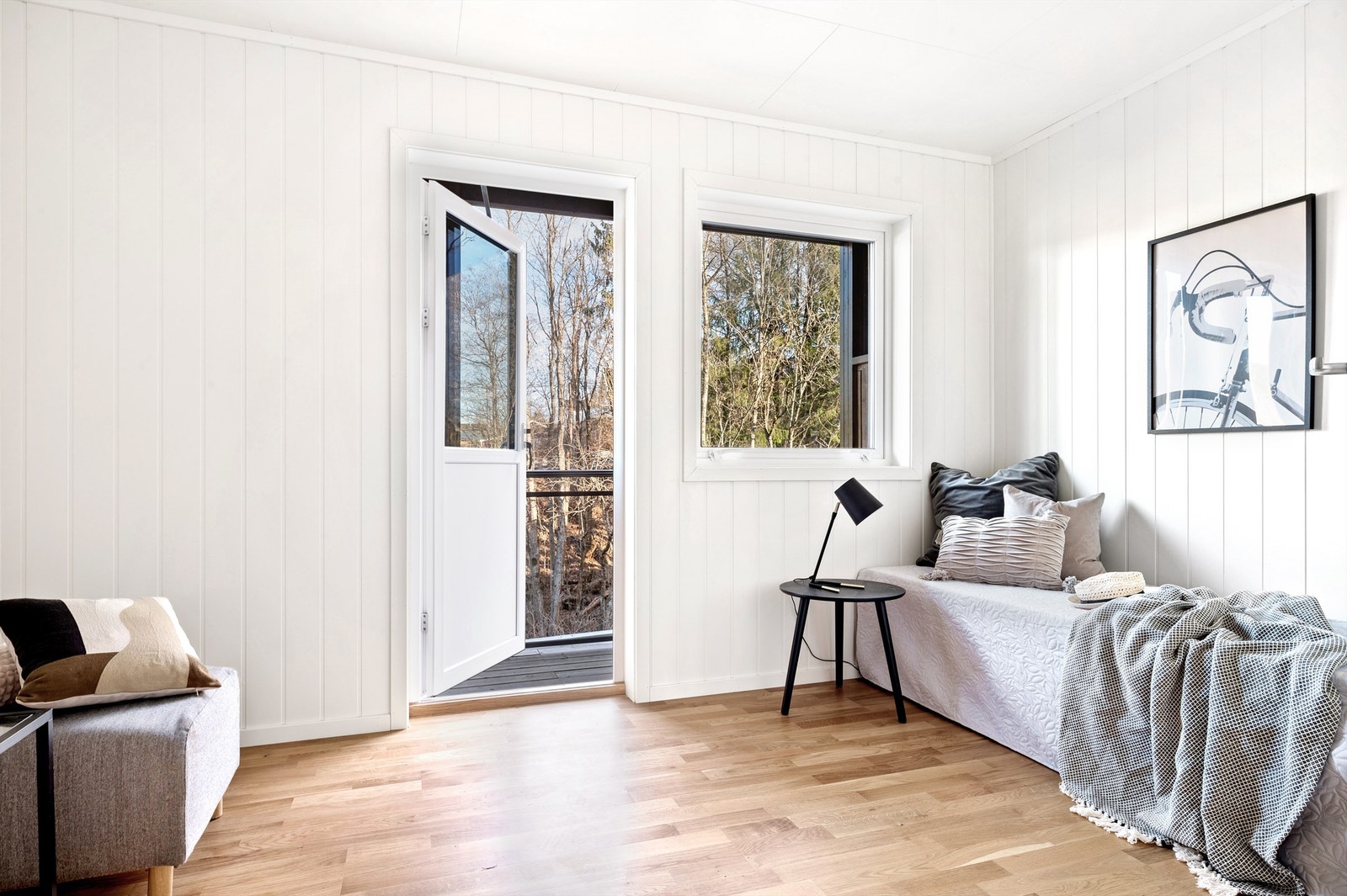 Soverom i 1. Etasje med utgang til egen balkong. Galleribilde