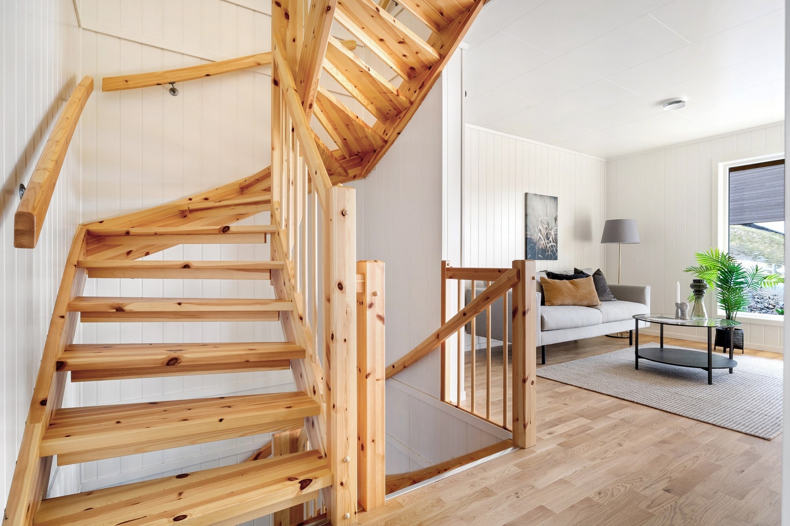 Trapperom i 1 etasje Galleribilde