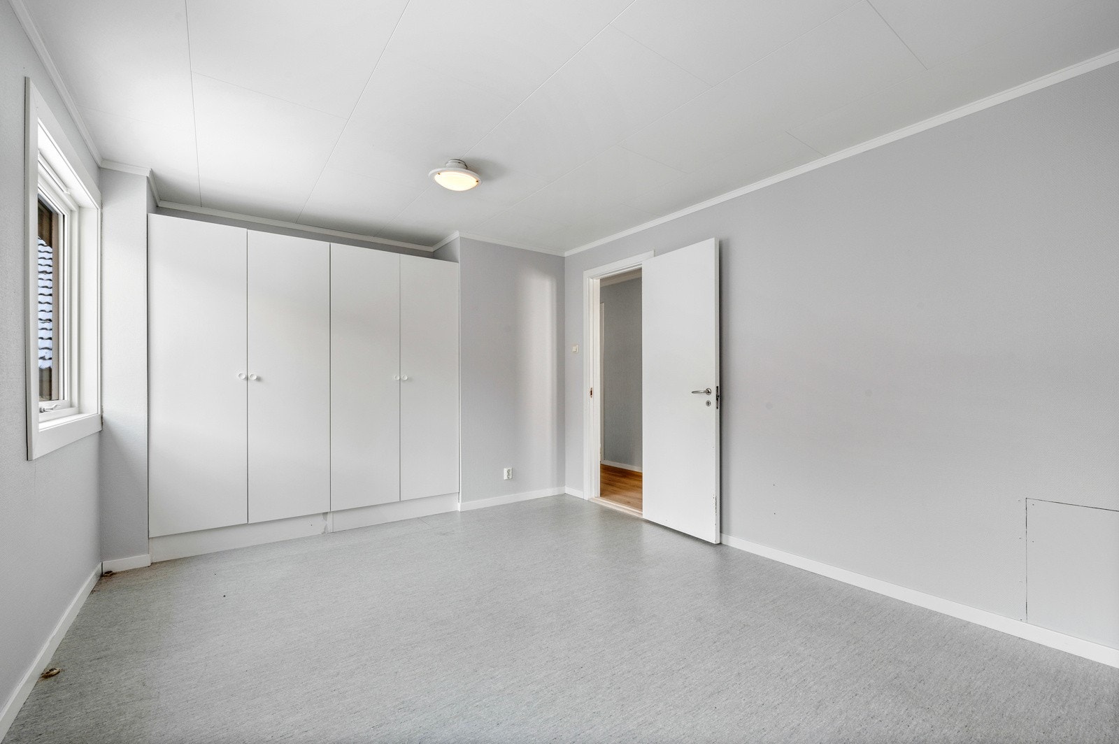 Integrerte skap på soverom Galleribilde