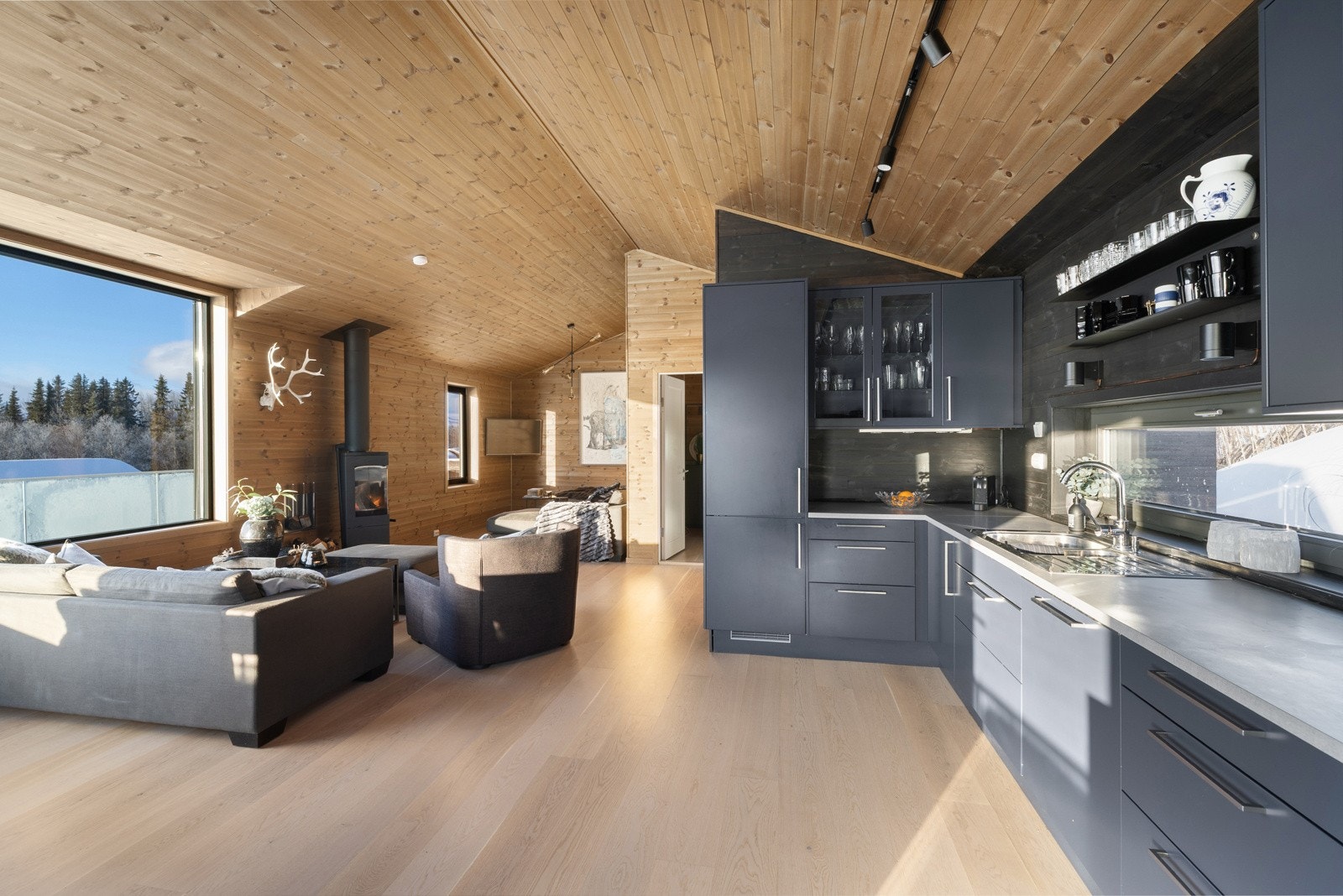 Det er varmefolie i hele andre etasje, dette gir en lun og behagelig varme Galleribilde