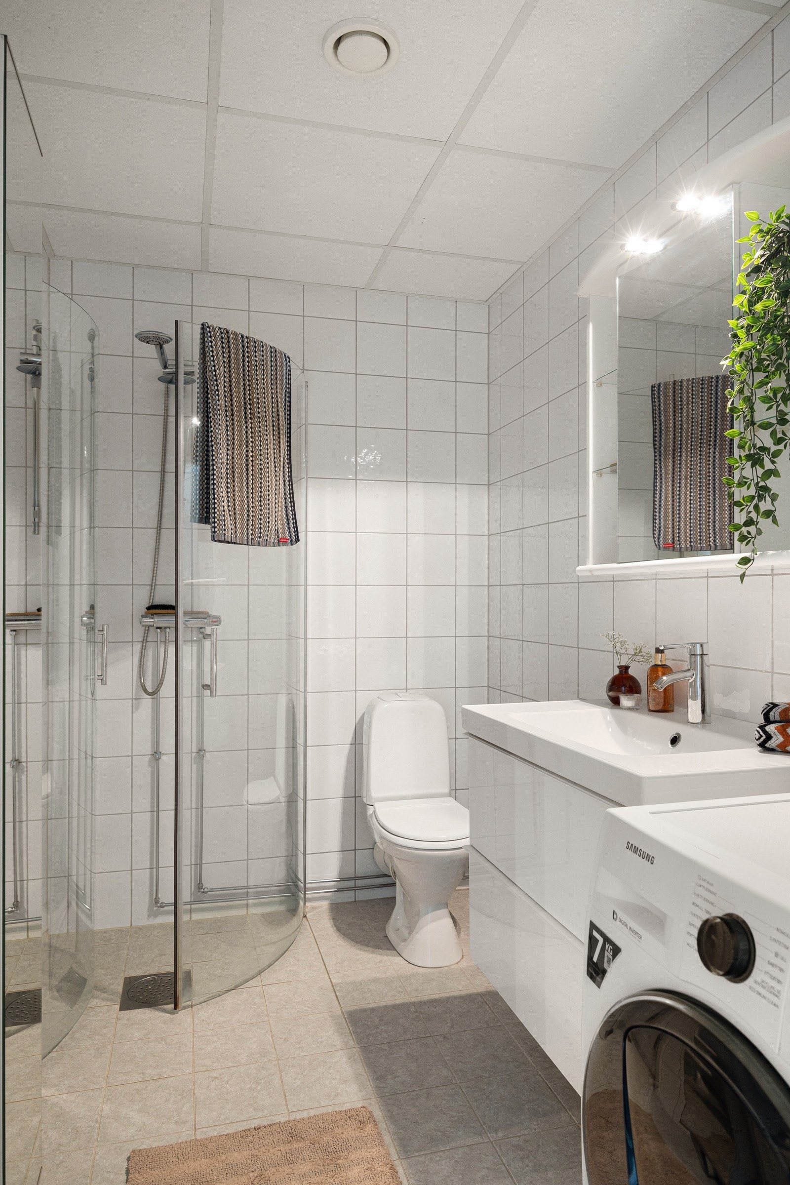 Pent flislagt bad fra 2007 (innredning fra 2013) Galleribilde