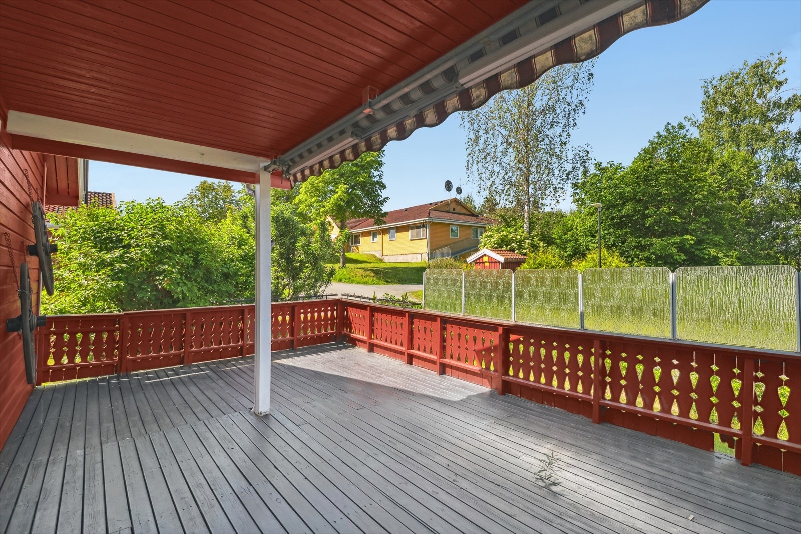 God plass til sittegruppe, grill m.m. Galleribilde