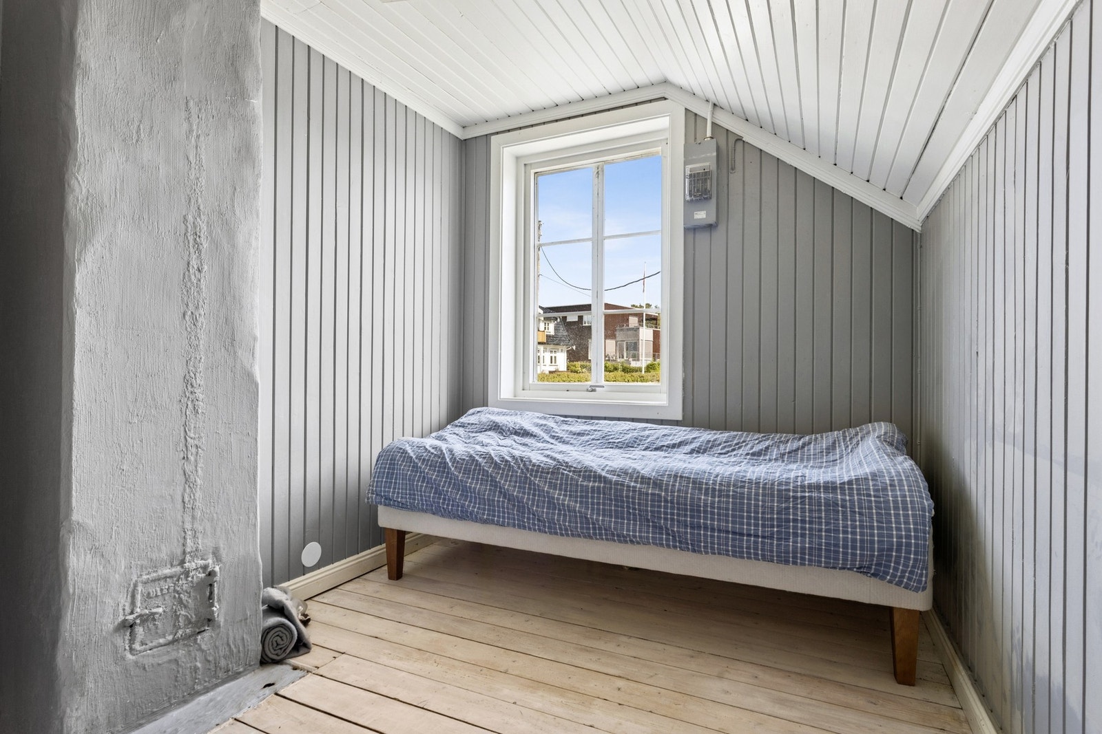 Soverom 2 er noe mindre, men egner seg godt som gjesterom, kontor eller barnerom. Galleribilde