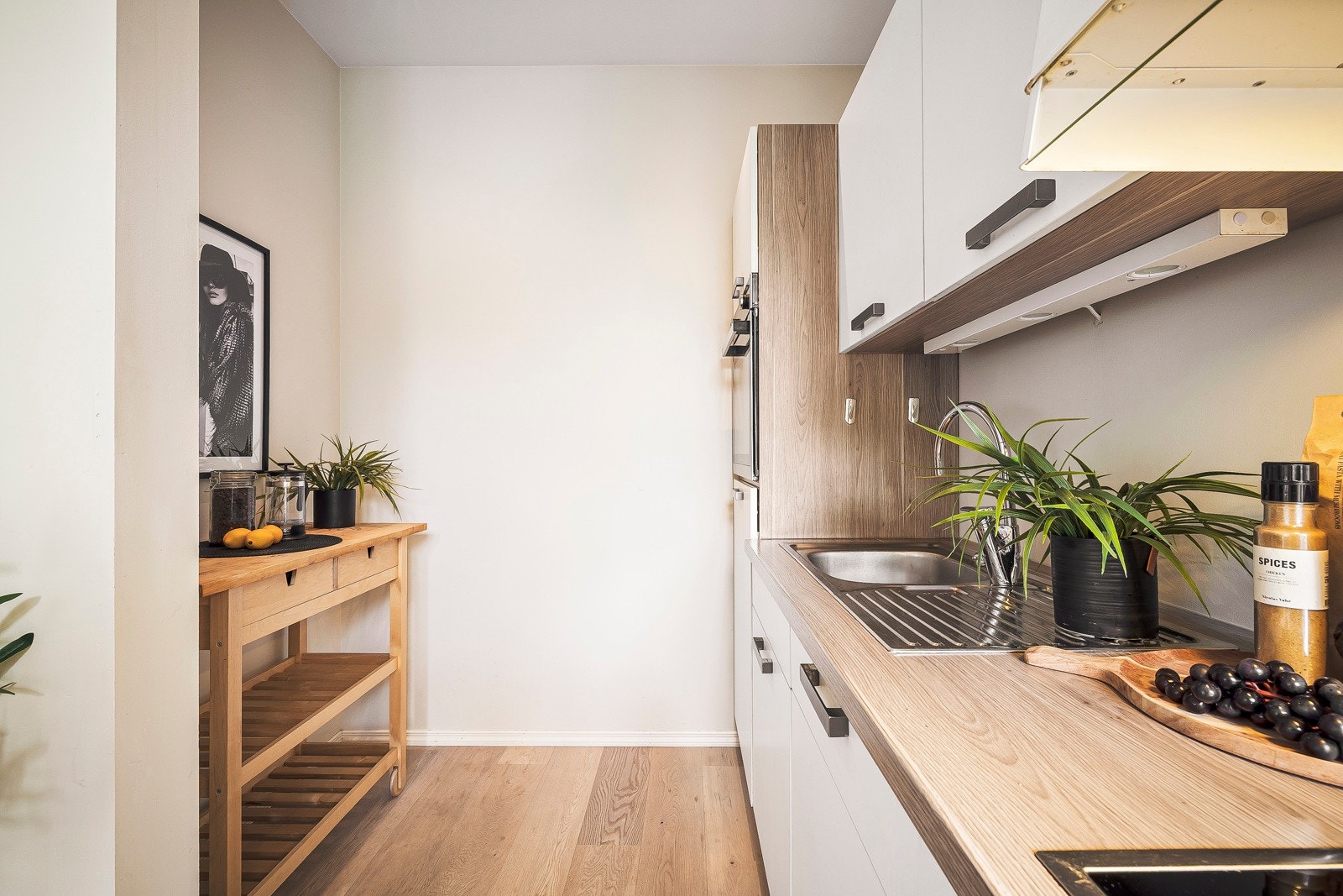 - Det er godt med skap- og skuffeplass - Galleribilde