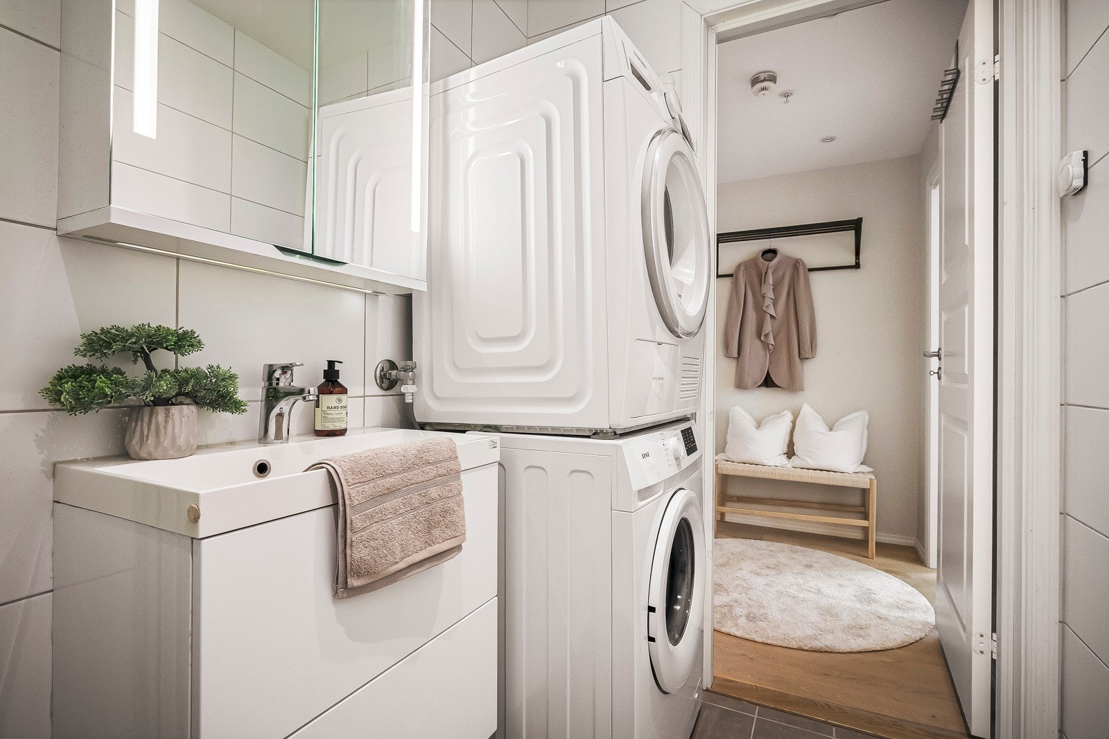 - Det er opplegg for både vaskemaskin og tørketrommel - Galleribilde