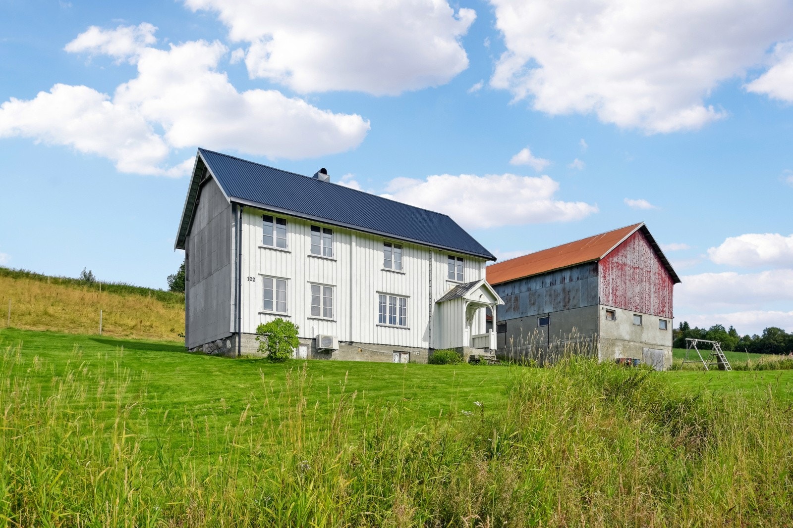 Våningshus II og driftsbygning Galleribilde