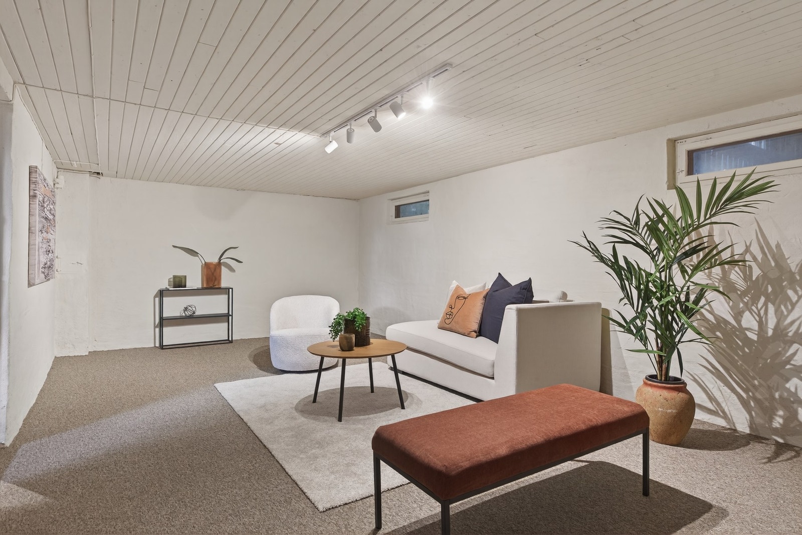 I kjelleren er det innredet som kjellerstue (ikke bruksendret) Galleribilde