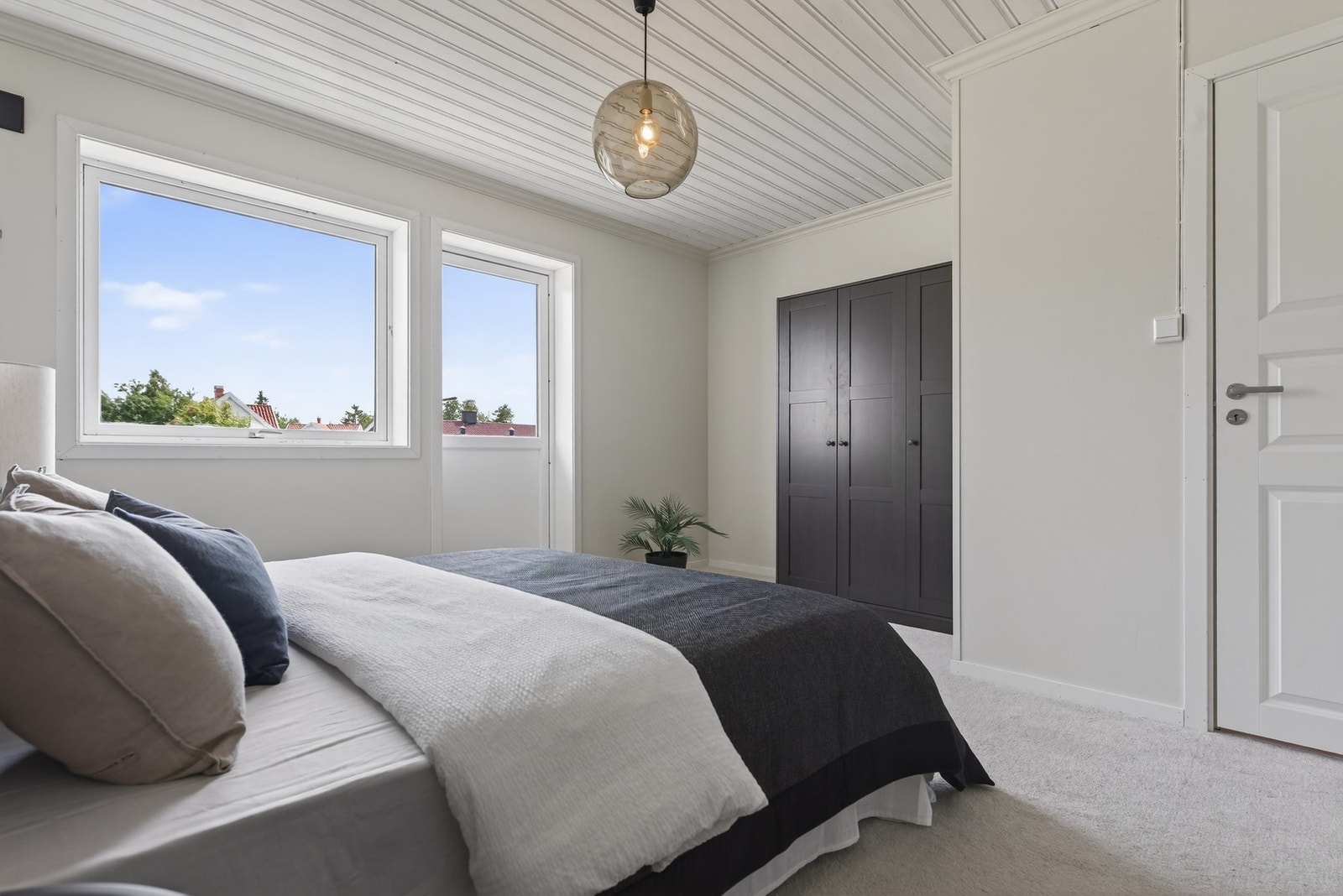 Fra hovedsoverommet har du utgang til balkong Galleribilde