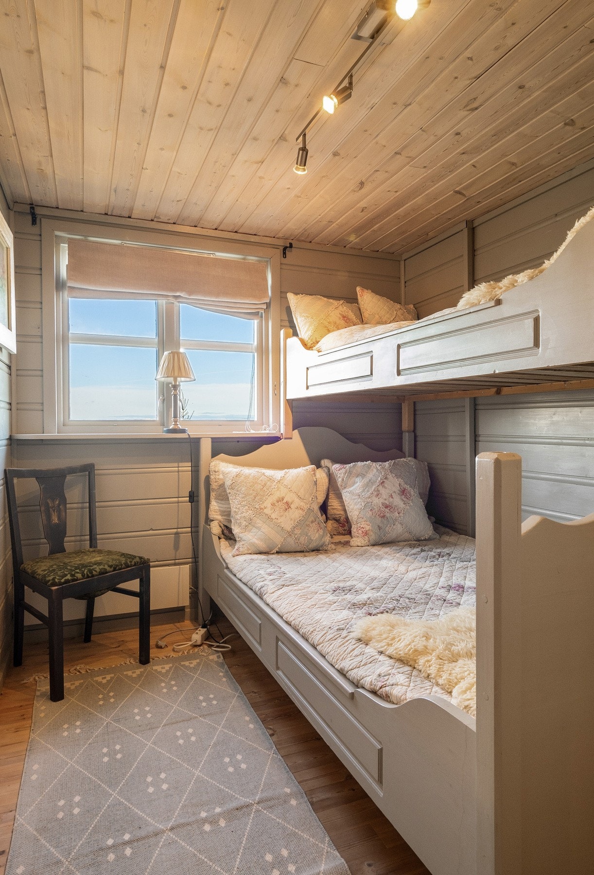 Soverom 2 er innredet med køyeseng. Galleribilde