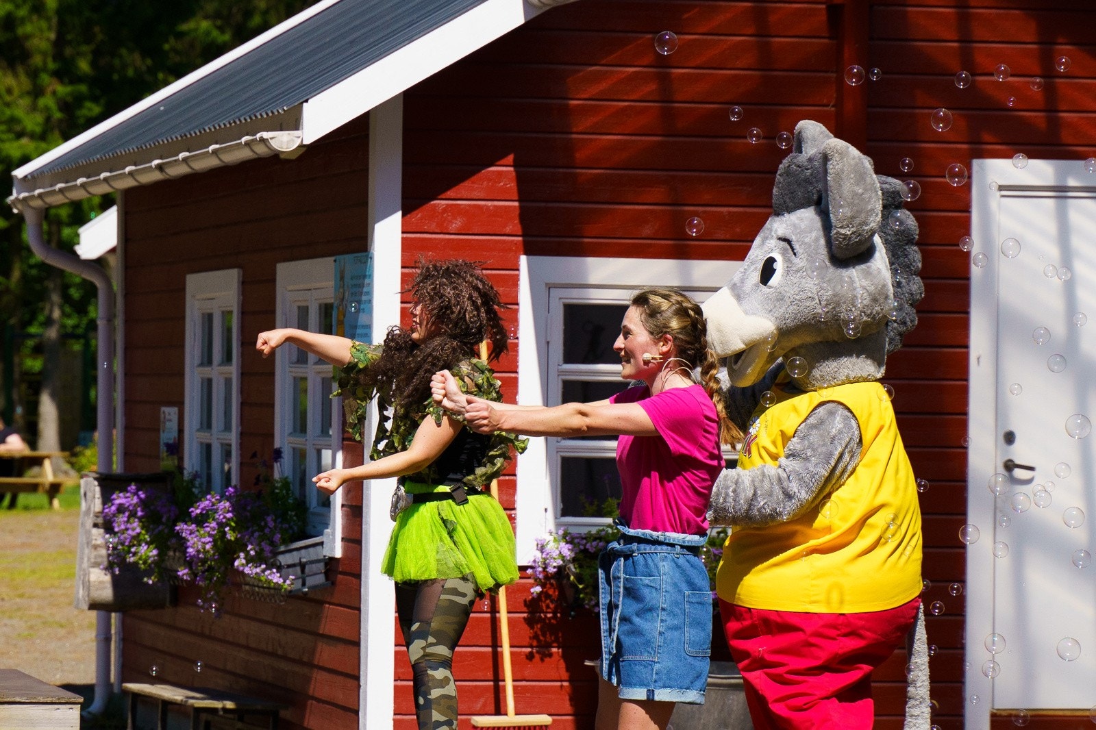 På Foldvik kjøres det show og de minste Galleribilde