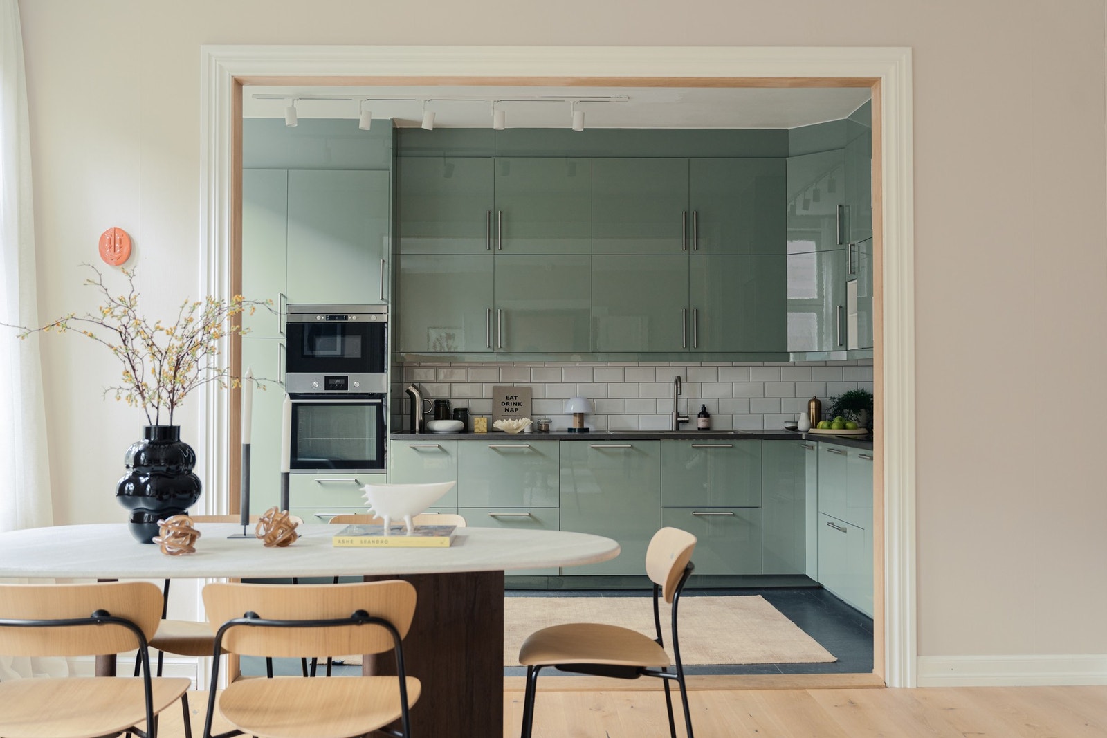 Nytt og moderne kjøkken fra 2017. Galleribilde