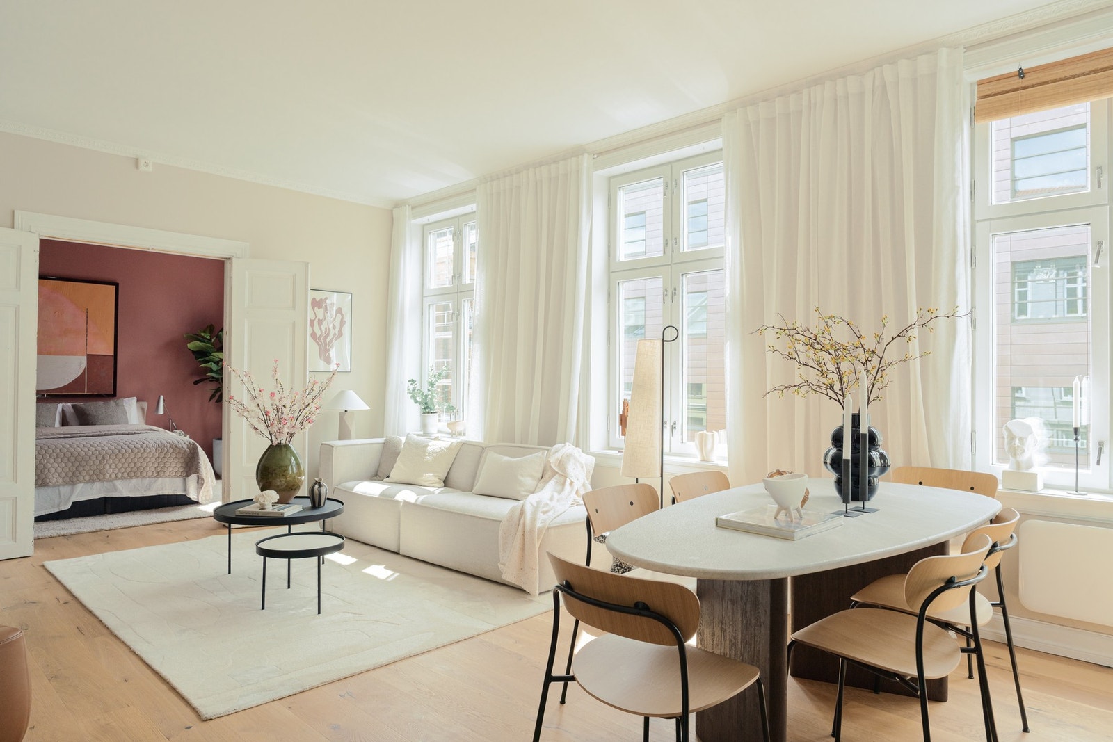 Generøs takhøyde. Galleribilde