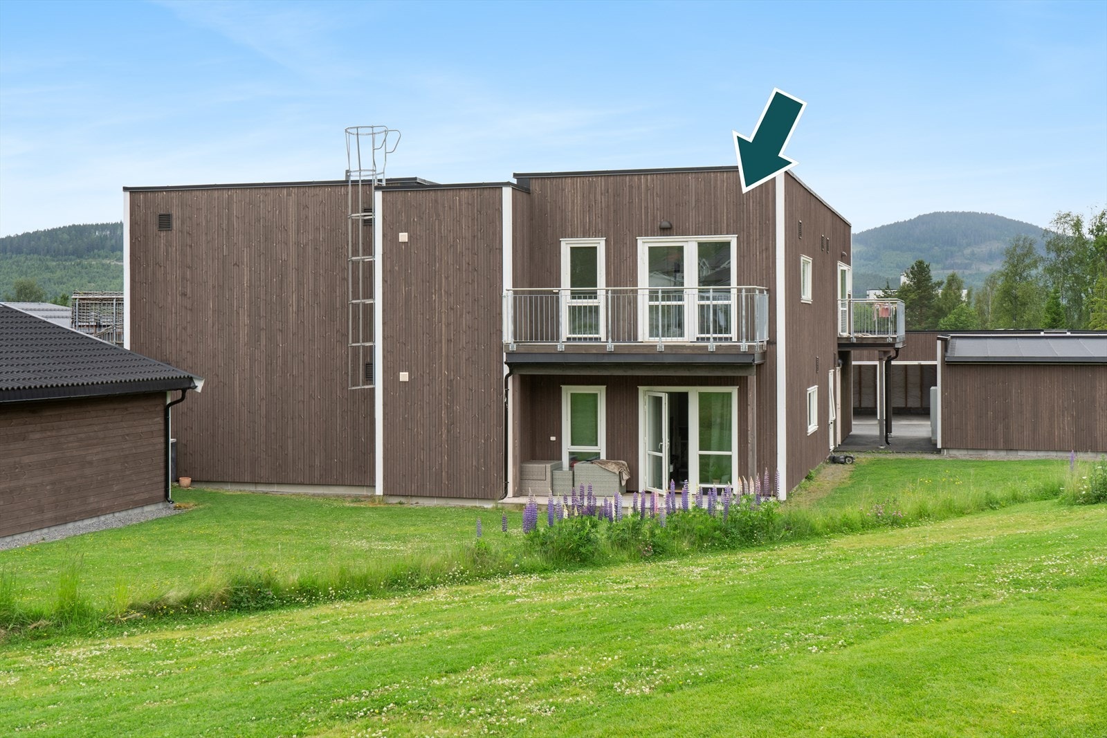 Luftig balkong i 2. etasje. Galleribilde