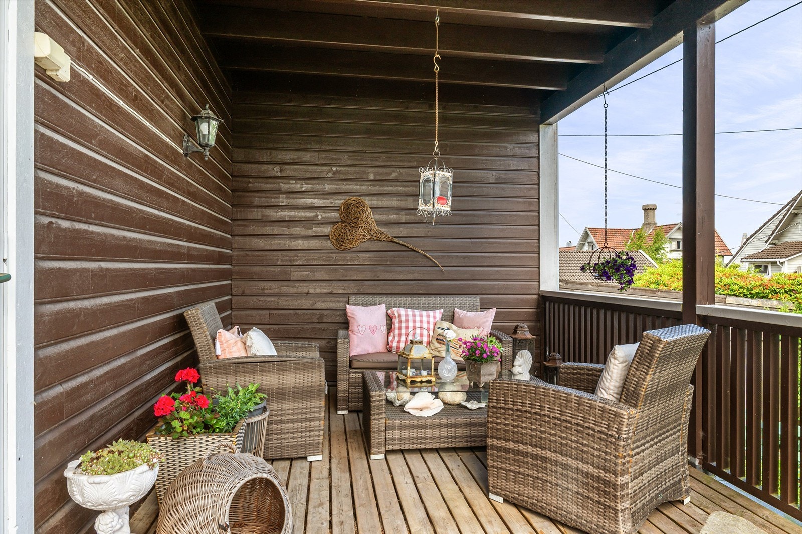 Balkong hvor en har god plass til utemøbler. Galleribilde