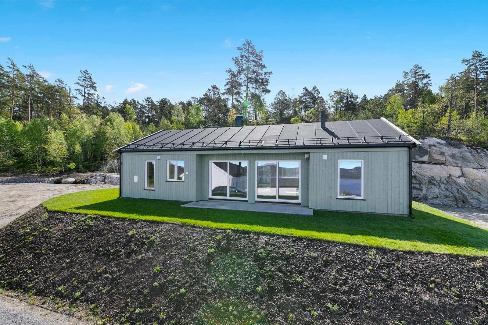 Fritidsboligen er av hyttemodellen Sikt , levert av Tinde Hytter. Galleribilde