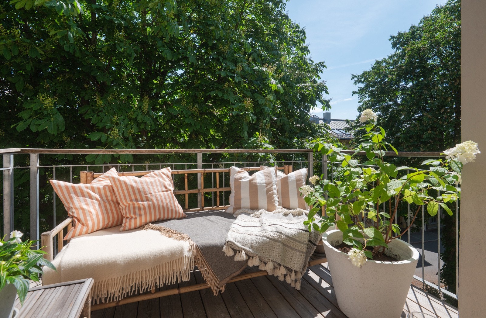 Her kan man flytte rett inn i et tidsmessig og moderne bomiljø med gode romløsninger og fine uteplasser Galleribilde