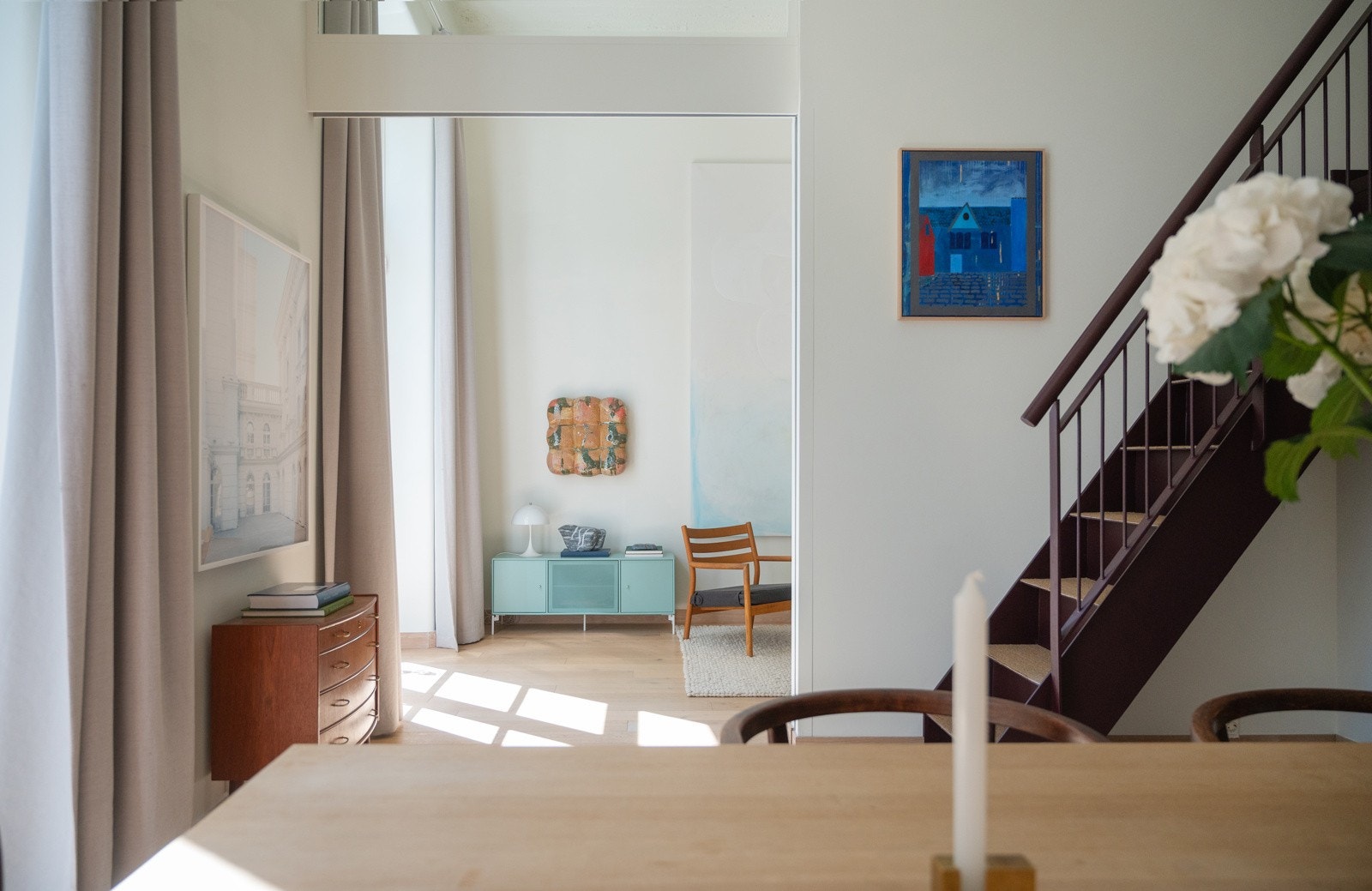 Leiligheten er oppvarmet med vannbåren gulvvarme, og har oppvarming og varmtvann inkludert i felleskostnader Galleribilde