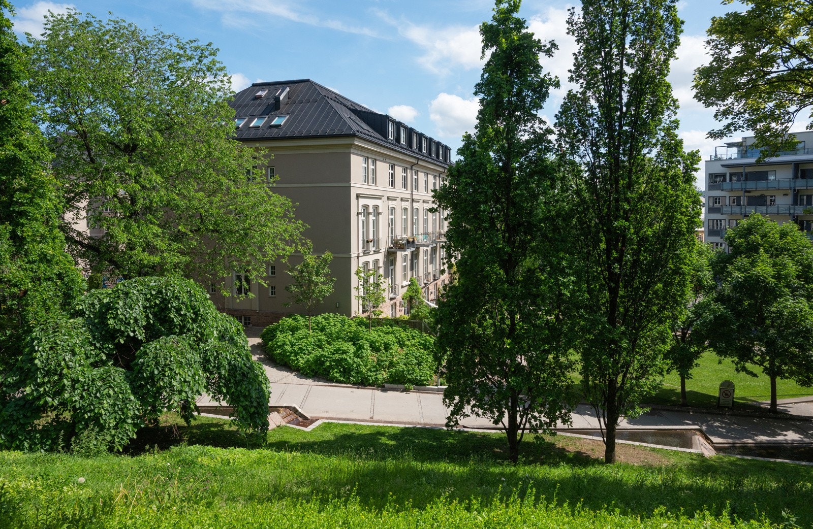 Byggverkets arkitektoniske integritet ble beholdt, samtidig som de eksklusive leilighetene tilbyr moderne og praktisk funksjonalitet Galleribilde