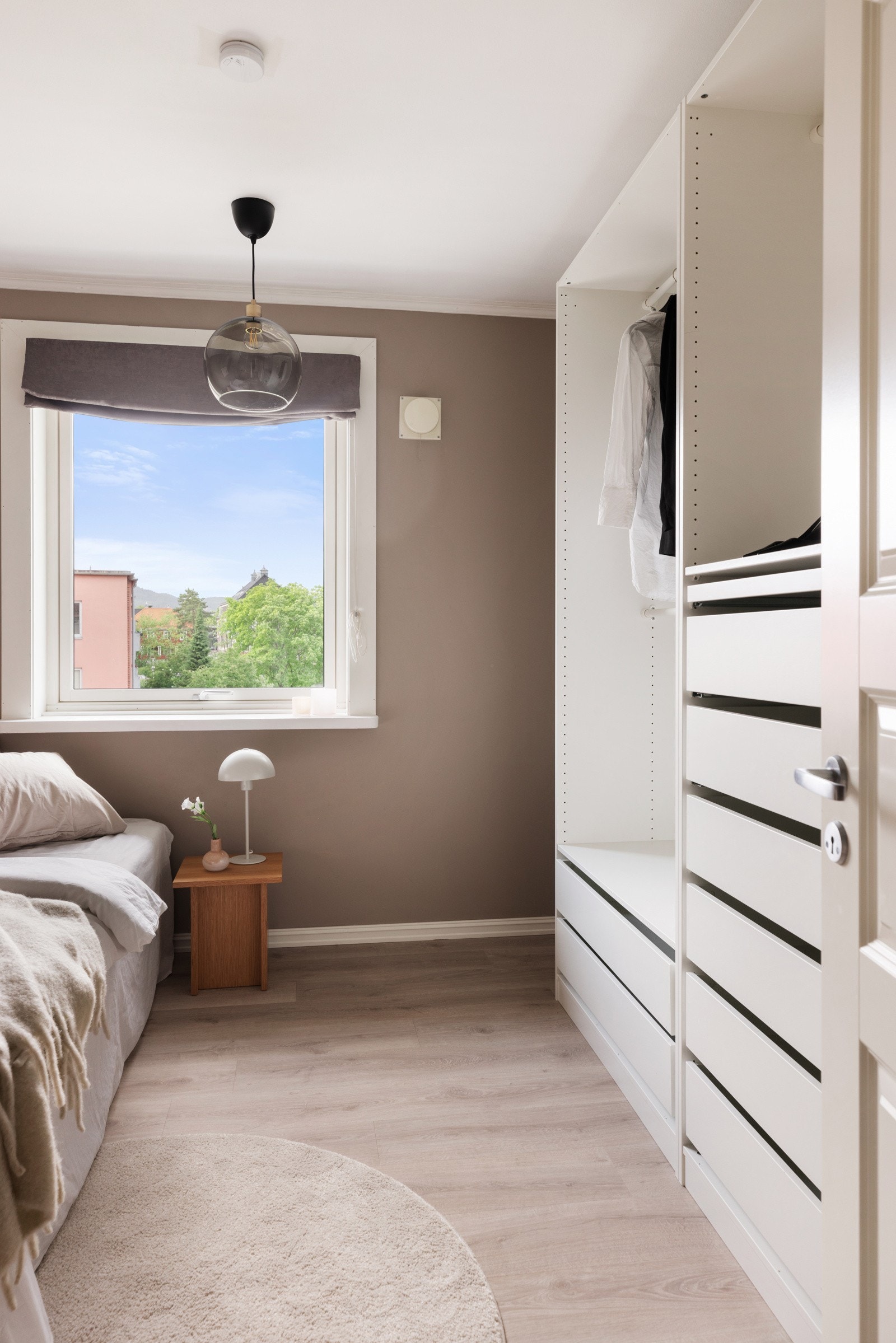 Åpen garderobeløsning Galleribilde