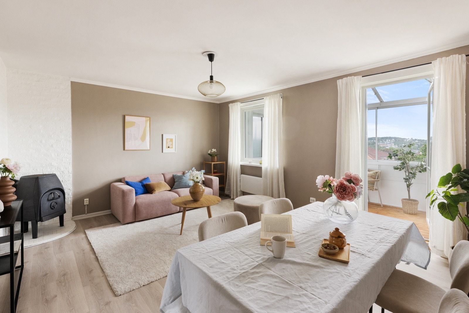 Ole Eirik Thunshelle i Privatmegleren ønsker velkommen til toppetasje i frodige Teisen Park Galleribilde