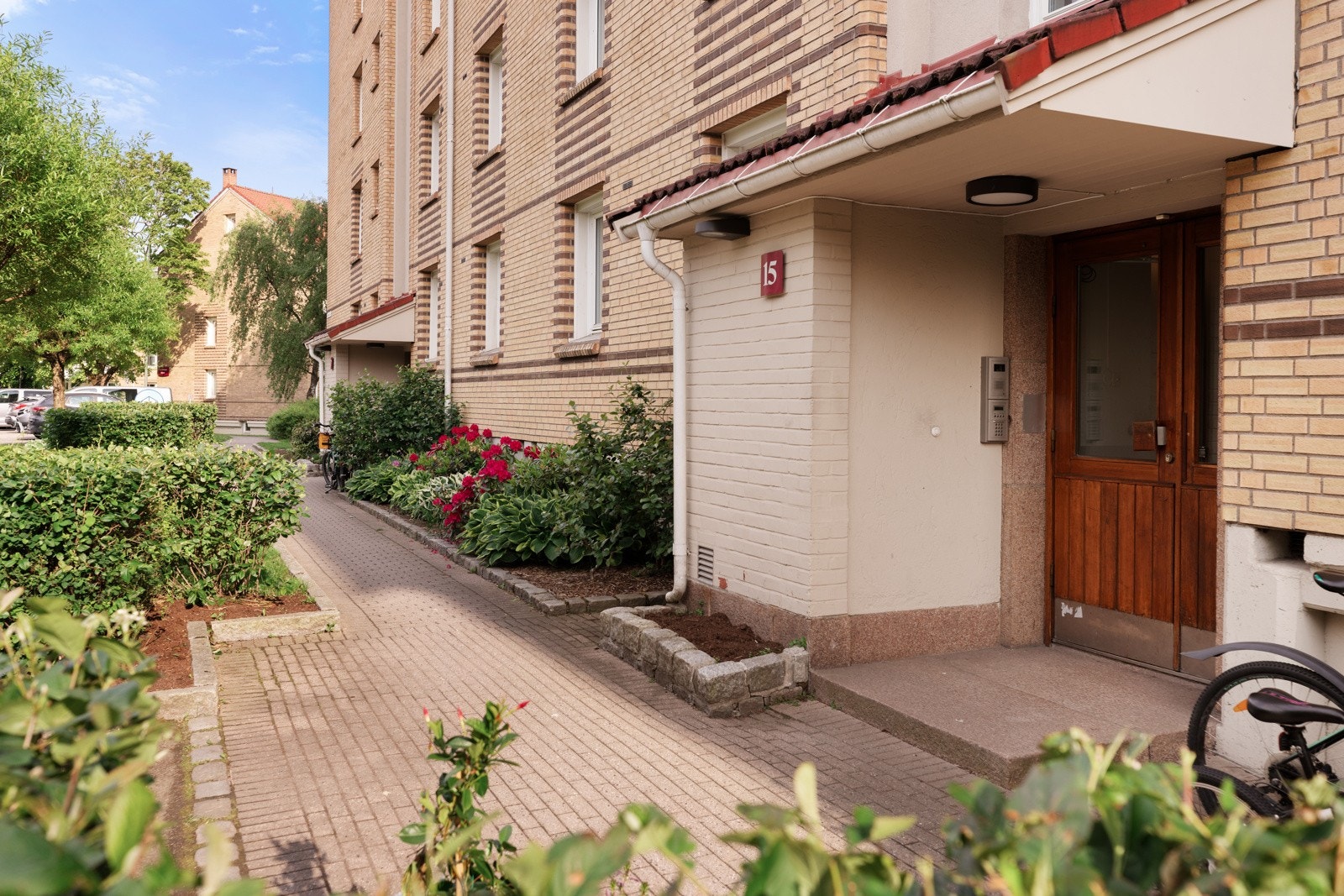 Inngangsparti Regnbueveien 15 Galleribilde