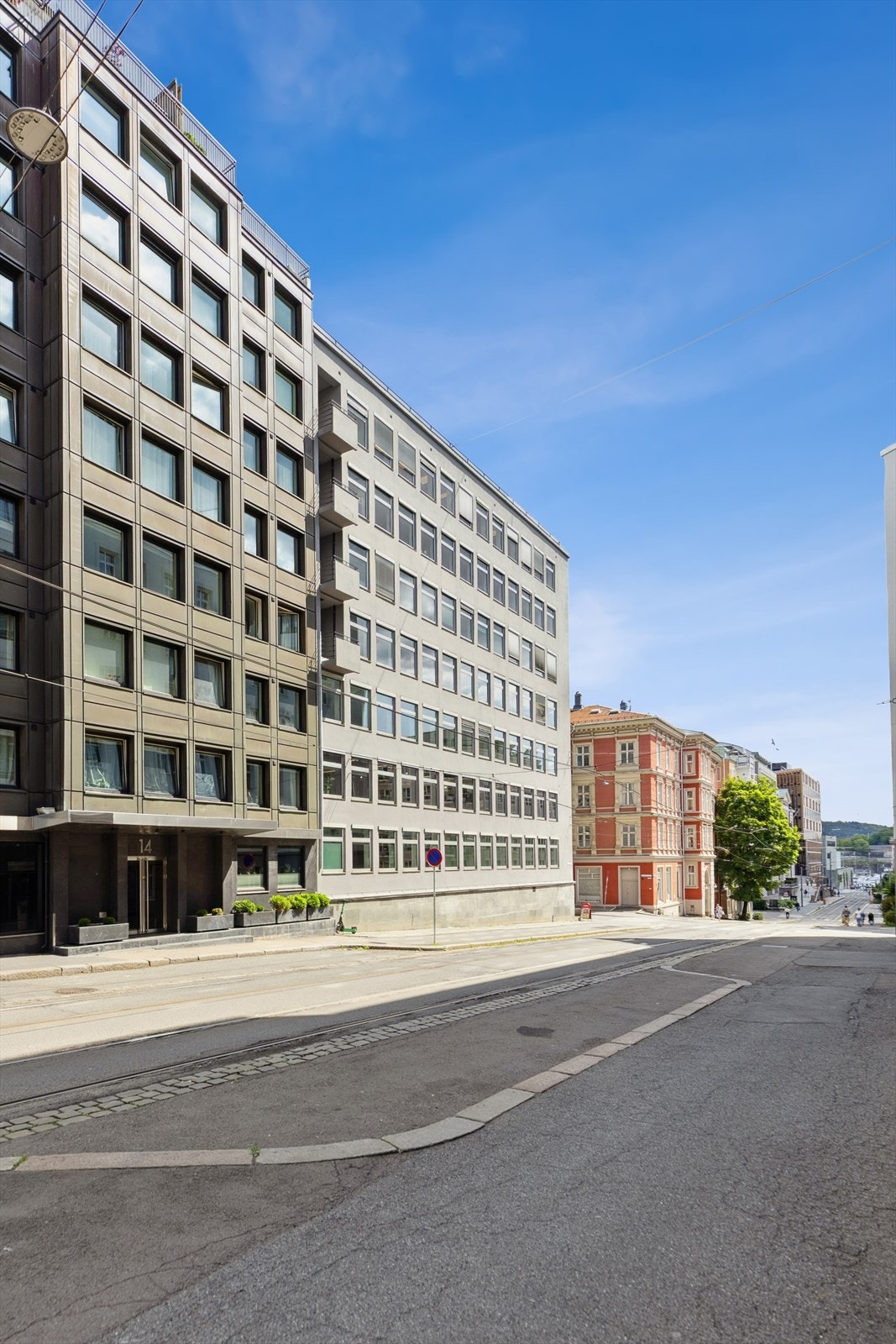 Her har du anledning til å bo i et rolig område, med umiddelbar nærhet til alt av hovedstadens fasiliteter, samt flotte tur- og rekreasjonsområder. Galleribilde