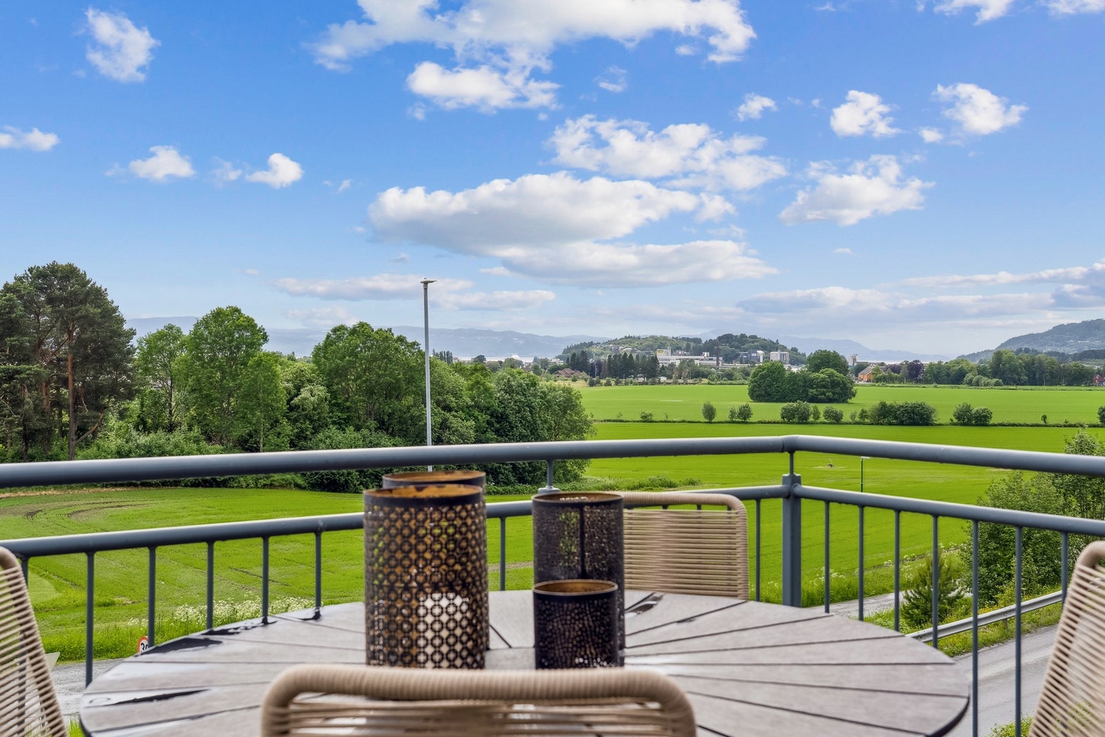 Her kan du nyte flott utsikt over vakre og rolige naturområder. Galleribilde